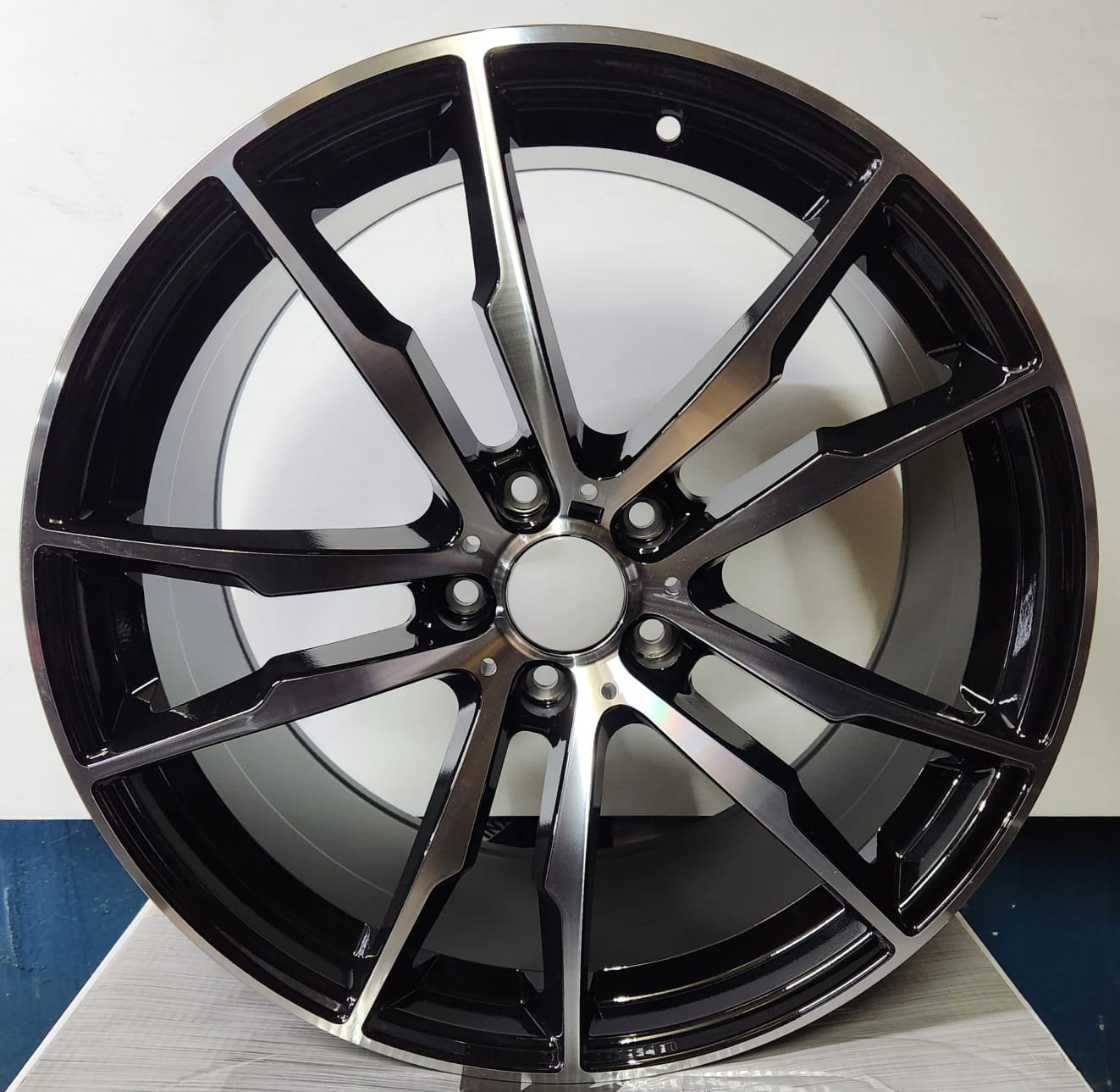 BW02 WHEELS 20X10 5X120 BLACK MACHINE FACE