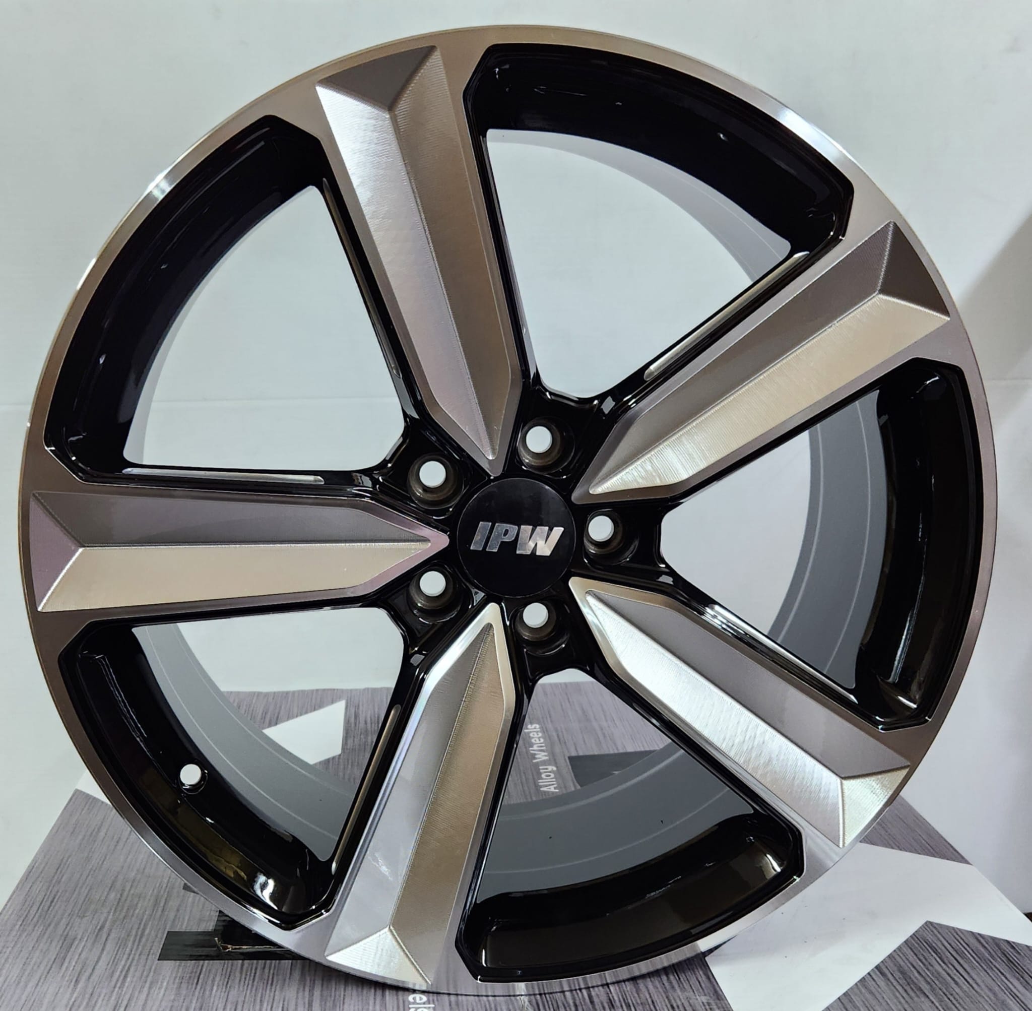 REW017-8 BABAYAGA STYLE 18x8.0 5x112 GLOSS BLACK MACHINE FACE MILLED SPOKE