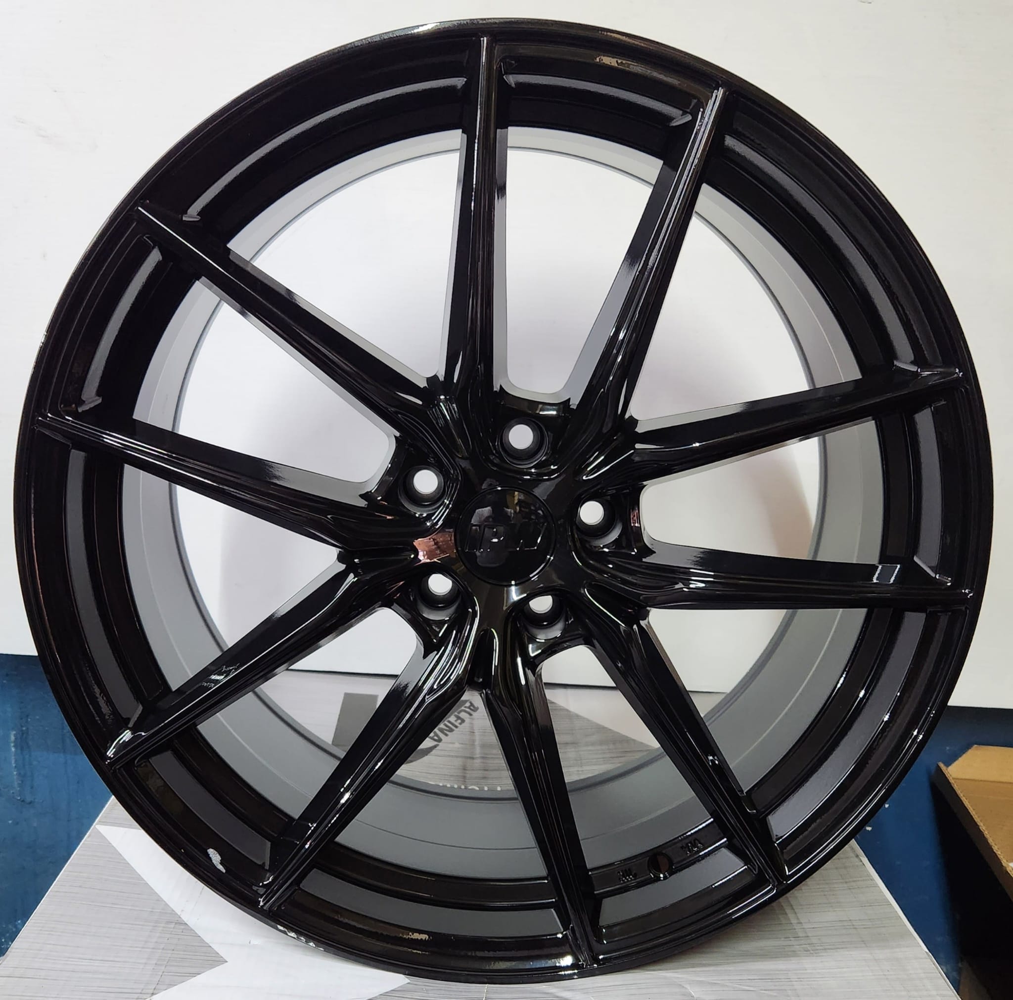 W1502 18x8.0 5x114.3 GLOSS BLACK