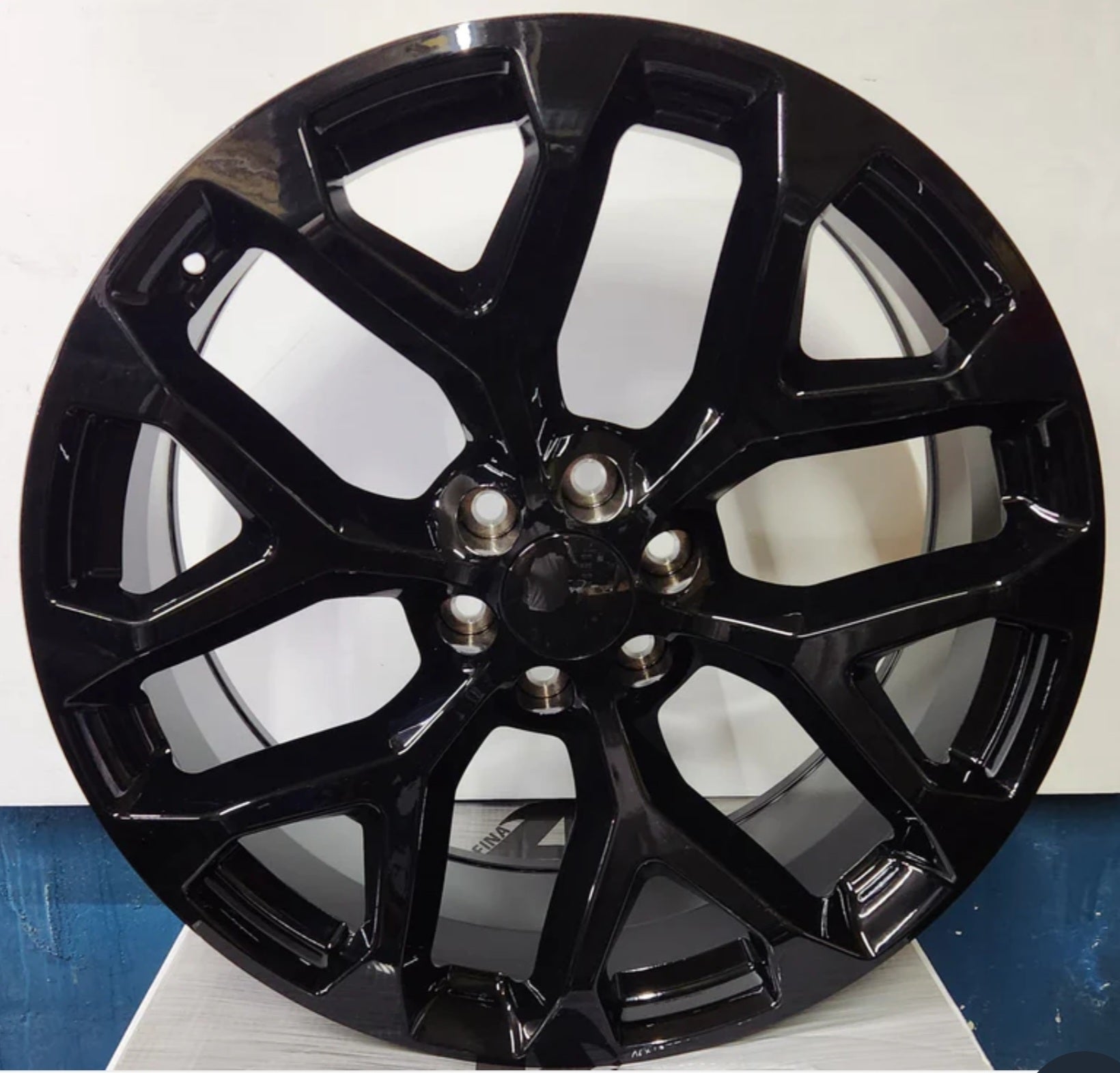 SNOW FLAKE 24X10 6X139.7 PIANO BLACK