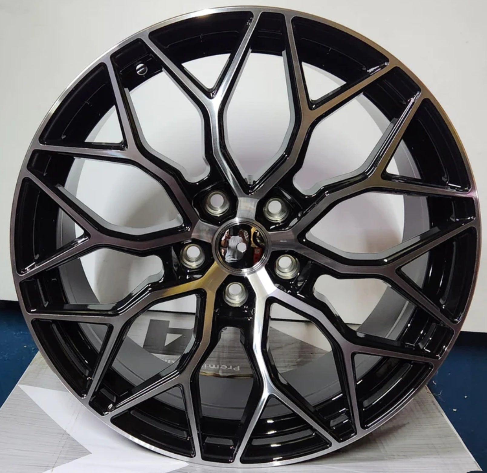 OE-0319 SI01 19X9.5 5X112 BLACK MACHINED FACE