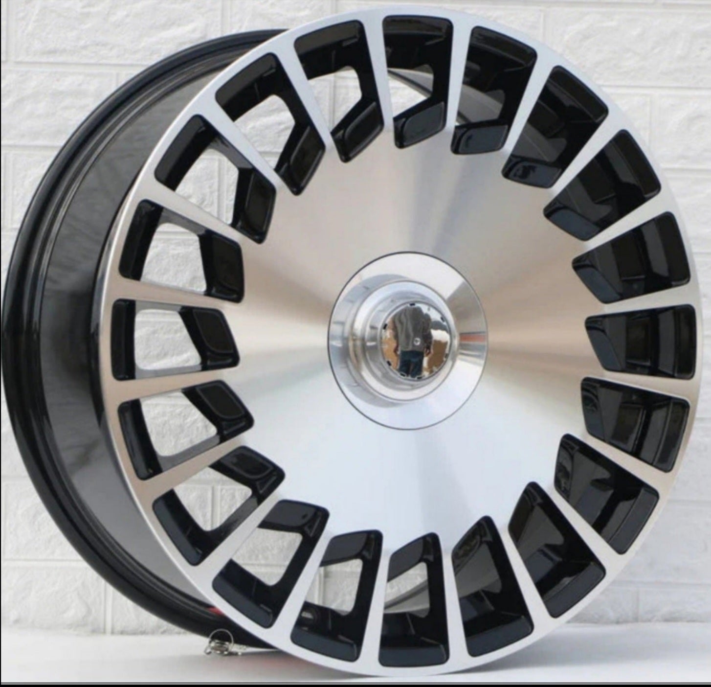 W835 19X9.5 5X112 BLACK MACHINED FACE