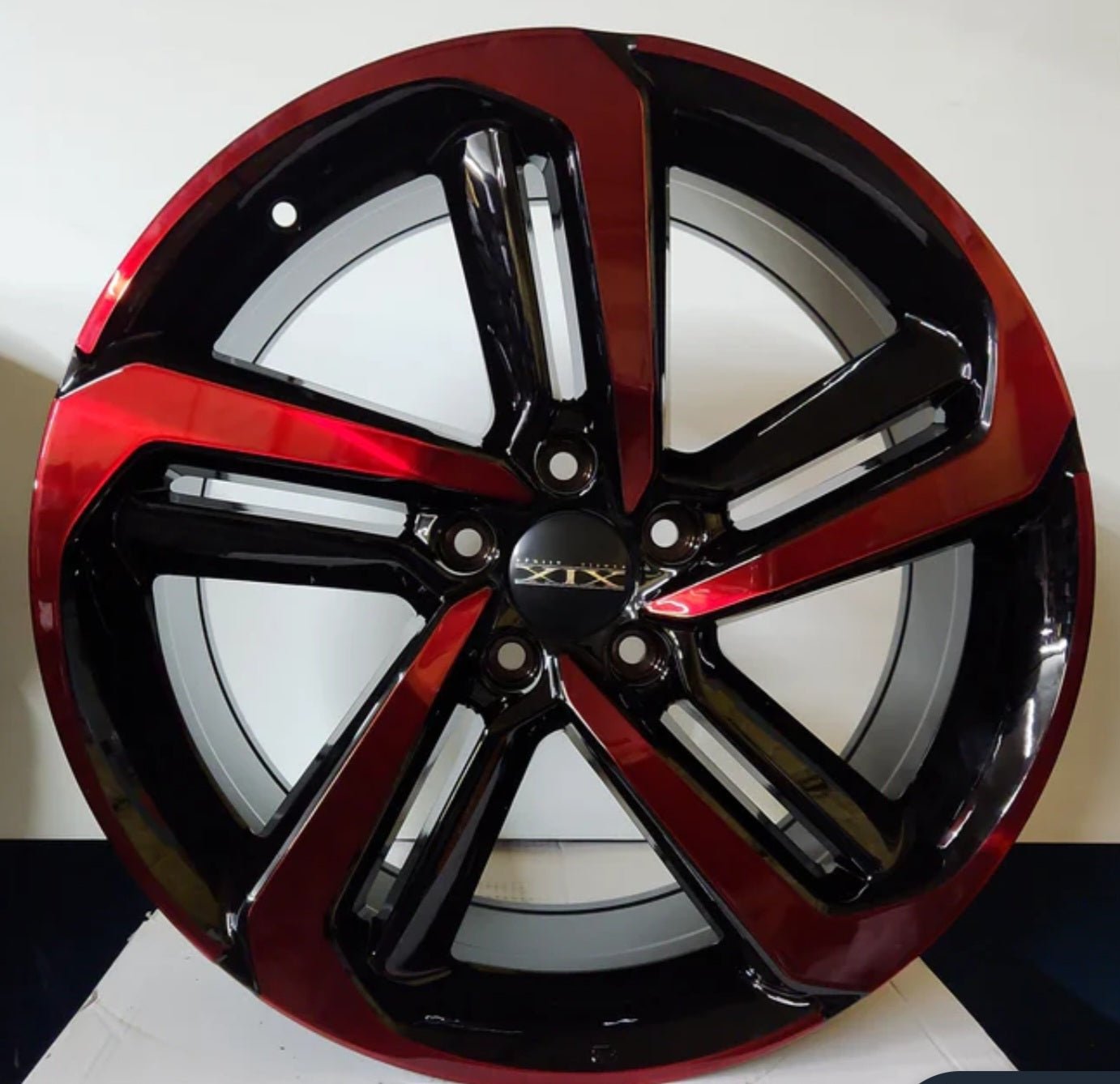 652 W315 19X8.5 5X114.3 GLOSS BLACK RED FACE