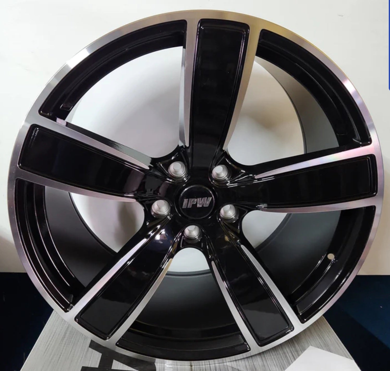 OE- 5584 22X10 5X130 PIANO BLACK MACHINED FACE
