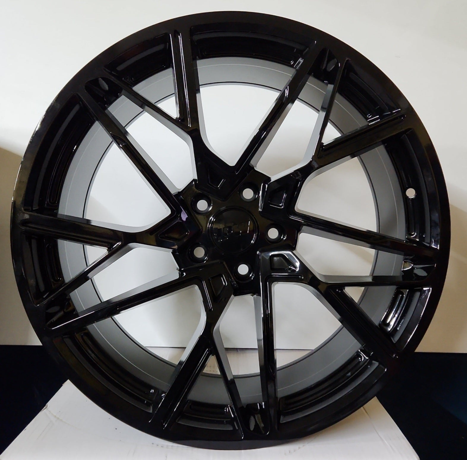 W1507 20x8.5 5x114.3 BLACK