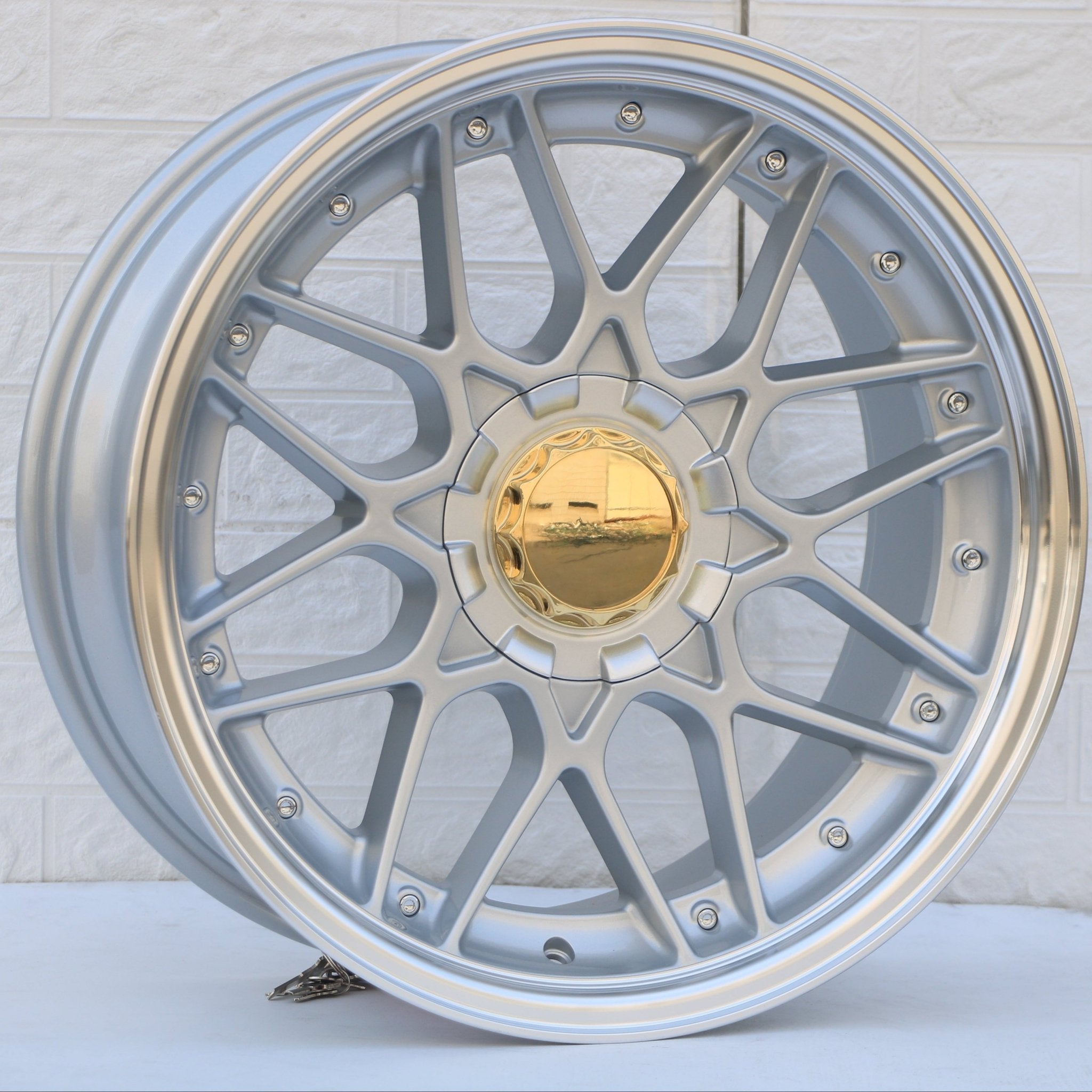 W025 SSA06 Silver Machined Lip with Silver Rivet 18x8.0 ET30 5x112/114.3/120 CB73.1 MB-2325
