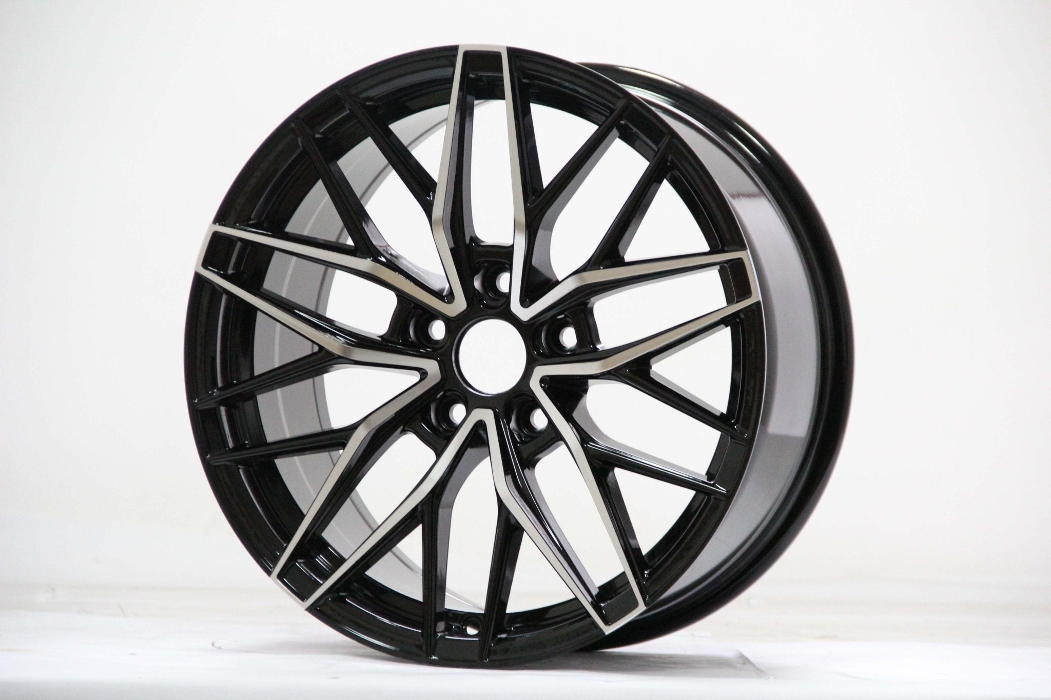 W1513 Black Machined Face 18x8.0 Et35 5x114.3 CB73.1