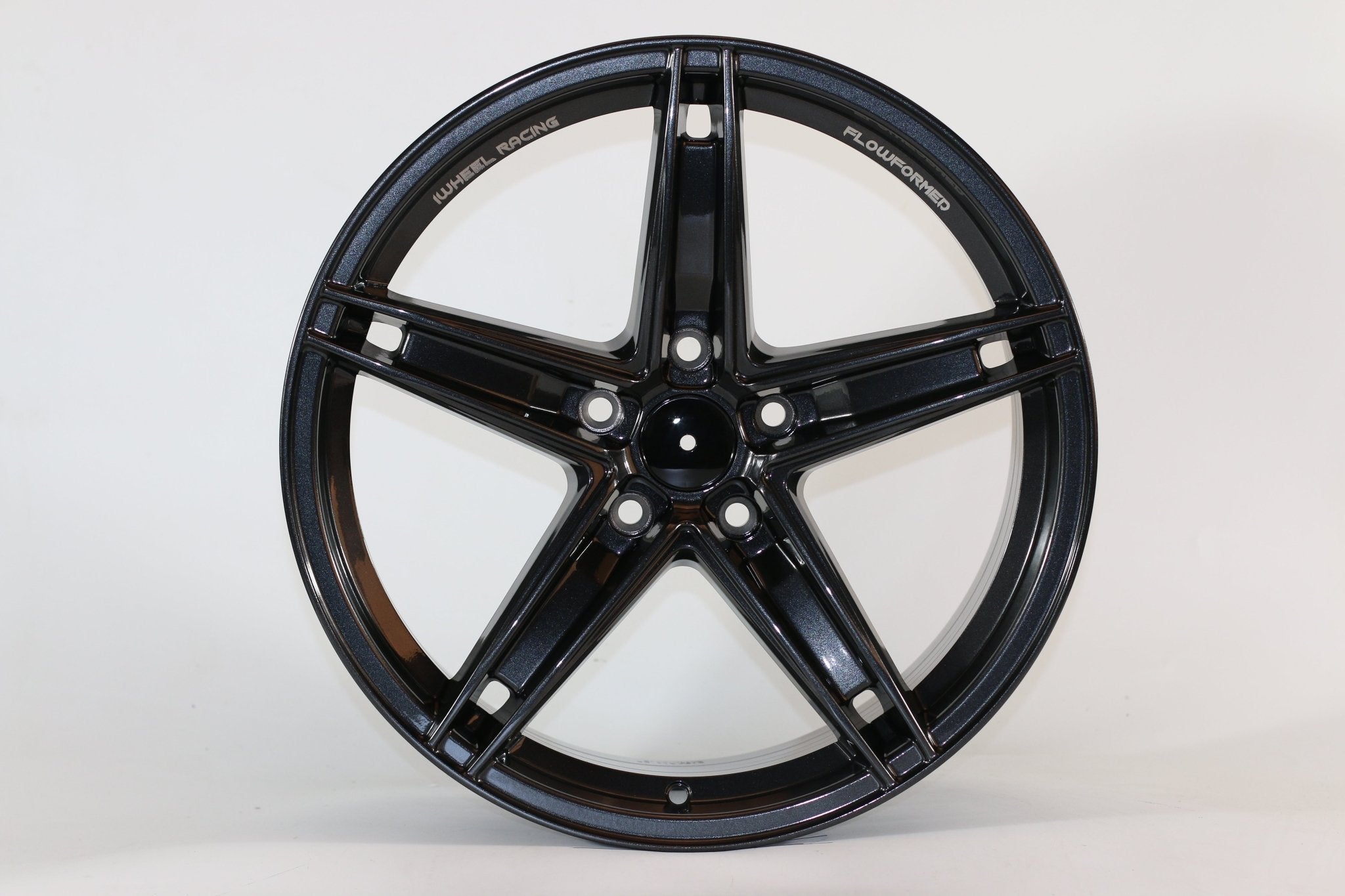W1546 IVF-411 Gloss Black 18x8.0 ET35 5x114.3 CB73.1