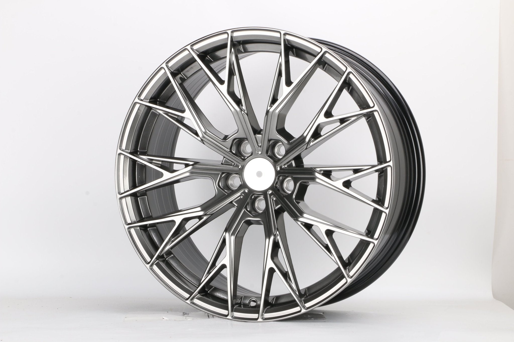 W1550 IVF-3243 Hyper Black 19x8.5 ET35 5x114.3 CB73.1