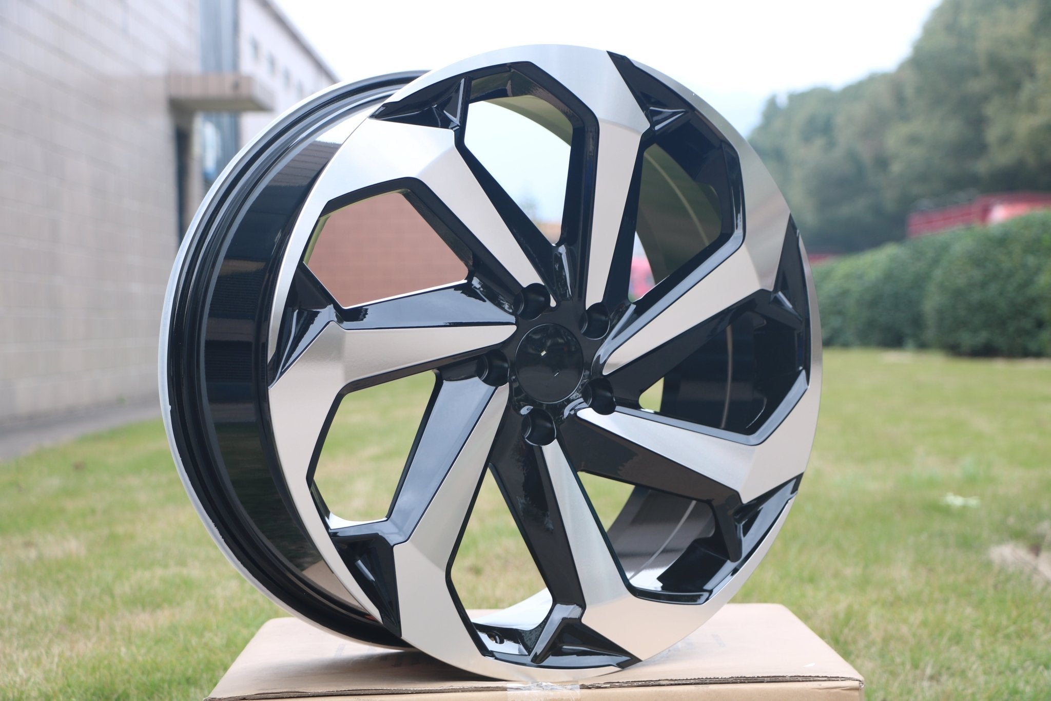 W316 1342 Black Machined Face 20x8.5 ET45 5x114.3 CB64.1