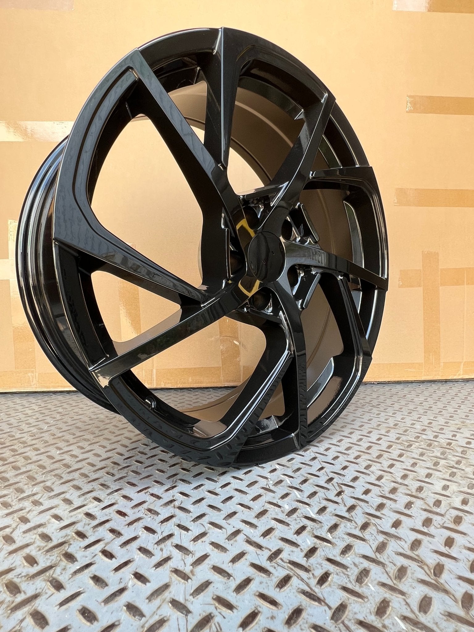 W317 1733 Gloss Black 20x8.0 ET35 5x114.3 CB73.1 C521-02-B