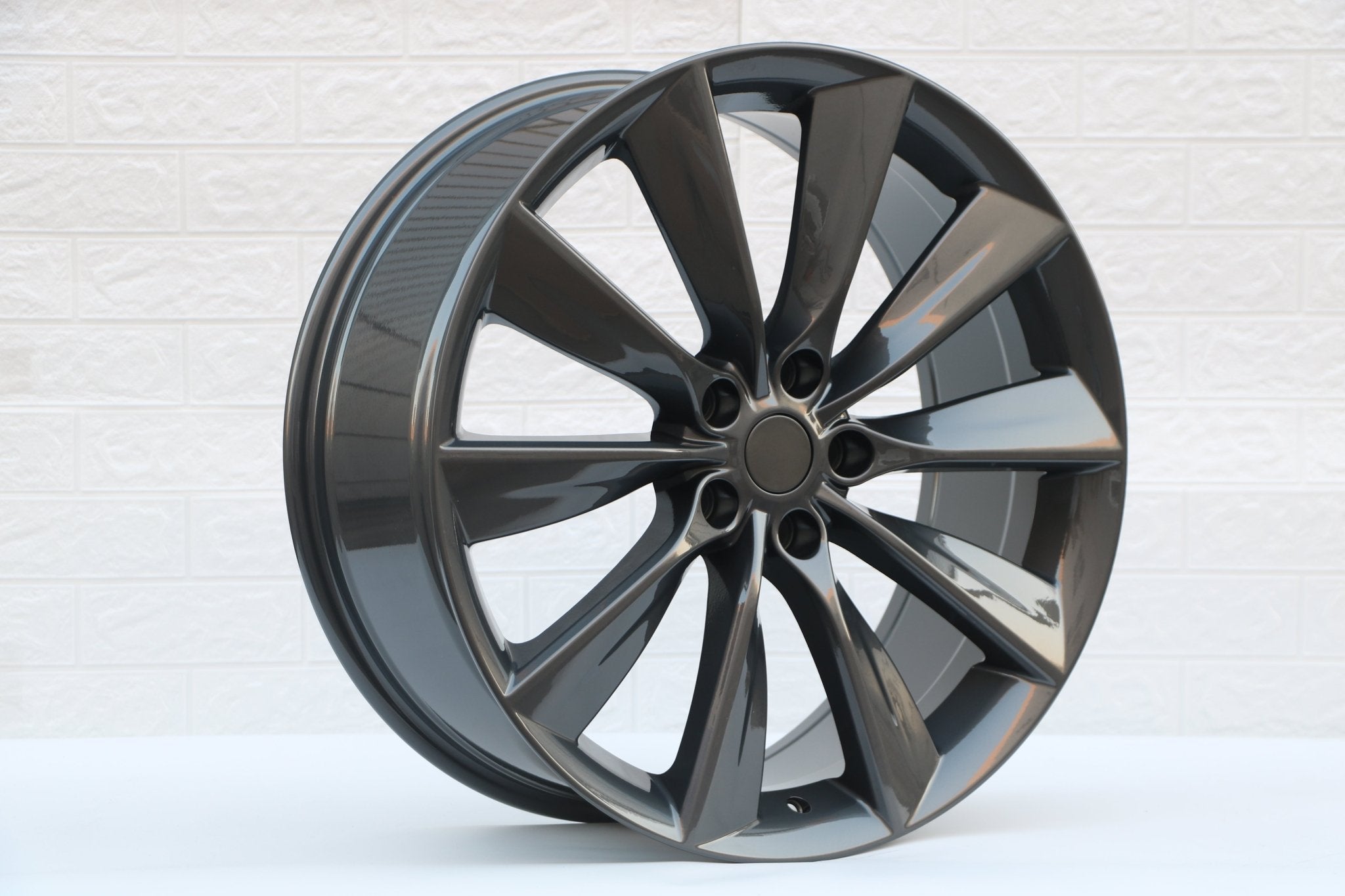 W450 1385 OE Gunmetal 21x8.5 ET40 5x120 CB64.1