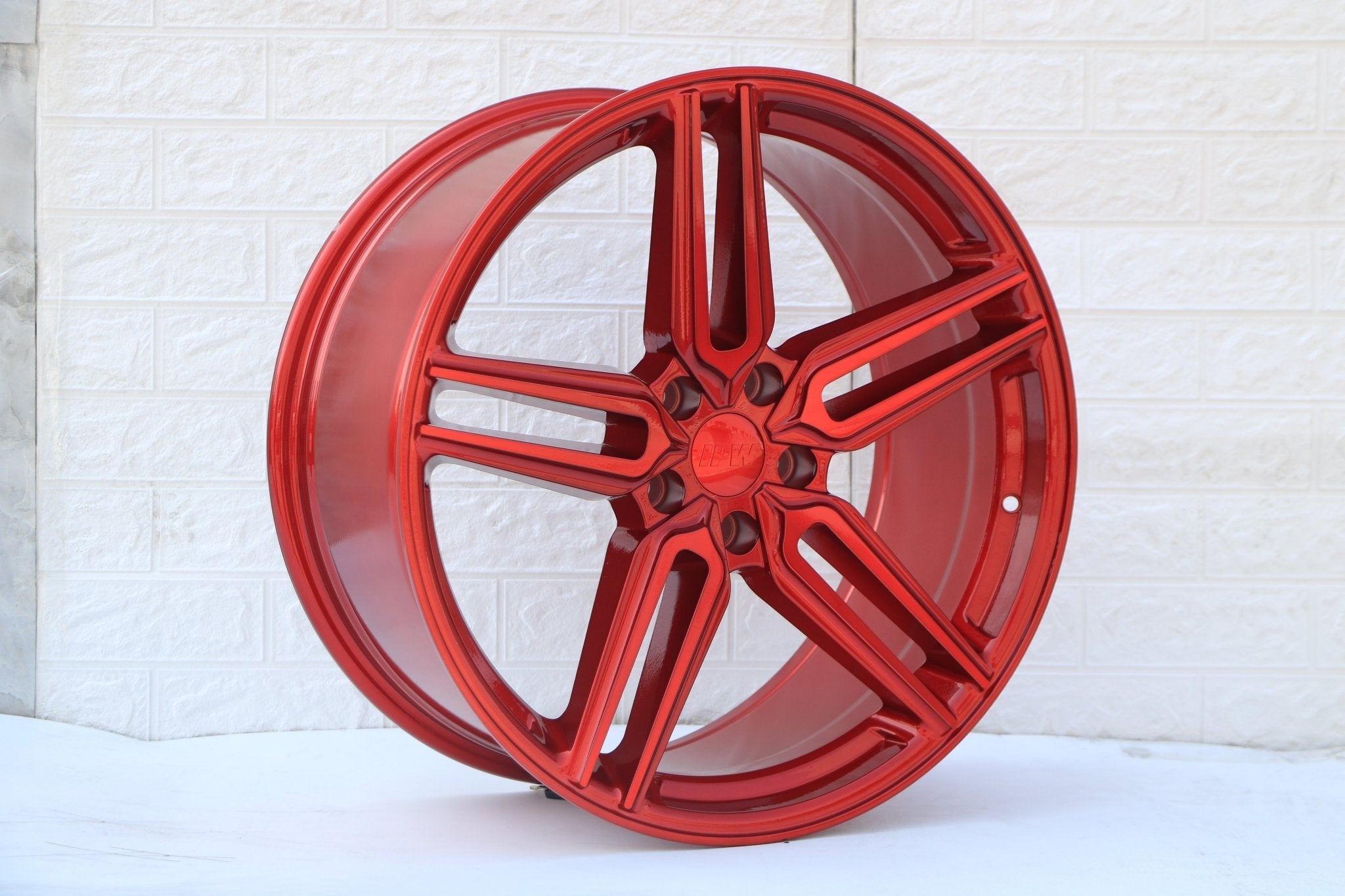 W522 Red 20x10.0 ET35 5x114.3 CB73.1
