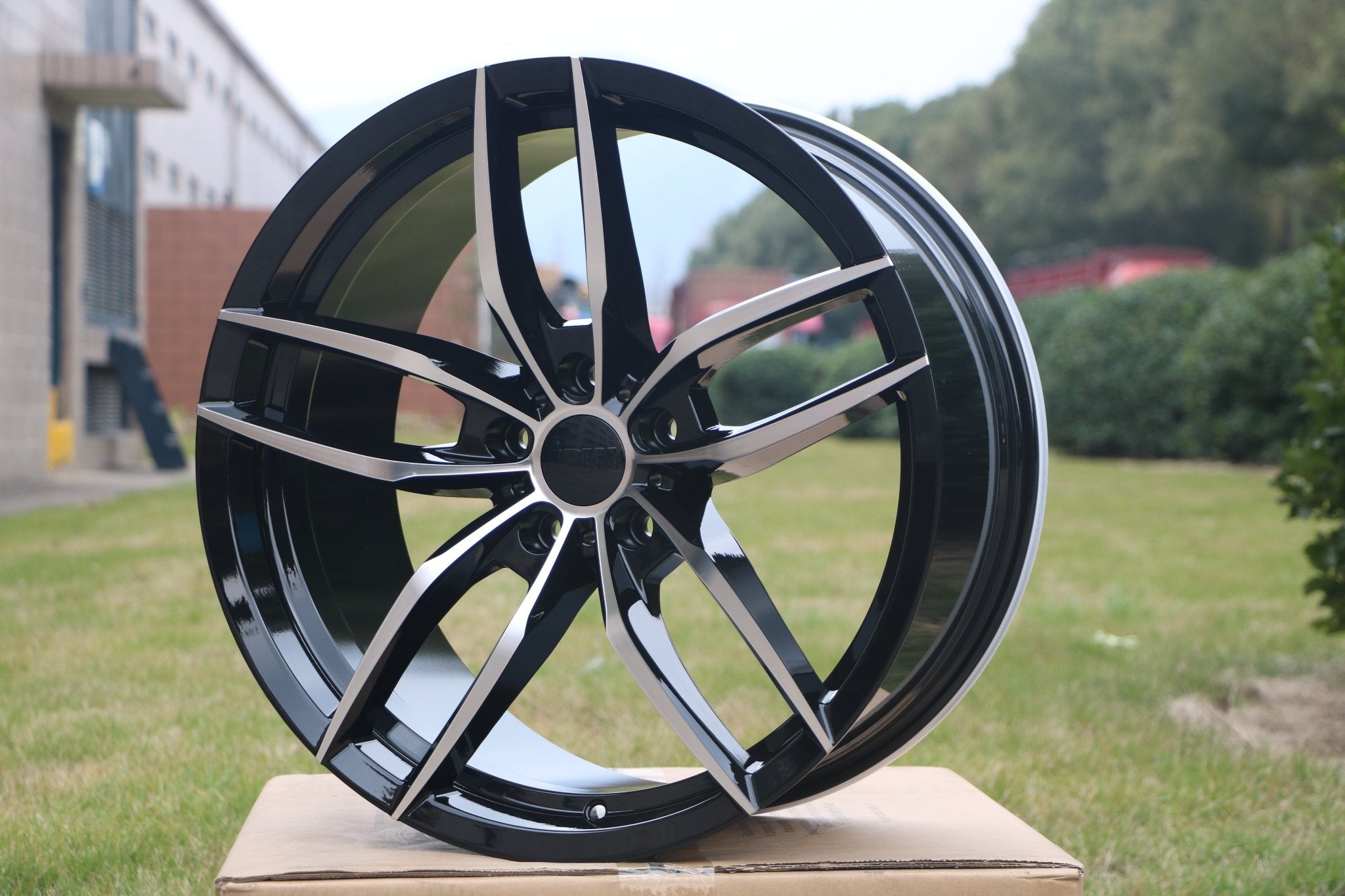 W524 1407 Black Machined Face 19x9.5 Et35 5x114.3 CB73.1