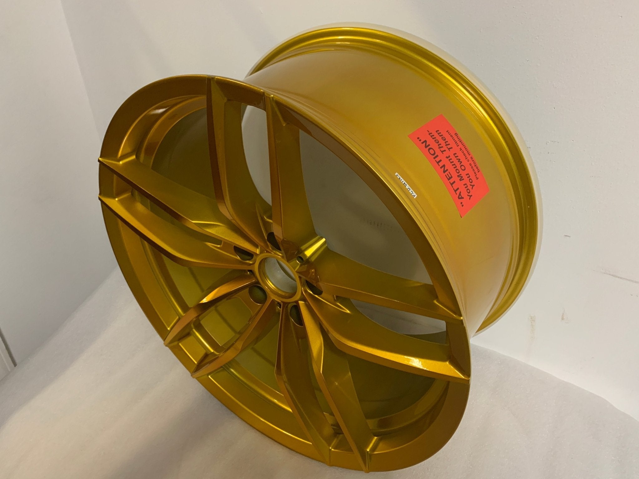 W524 1407 Special Gold 19x9.5 Et35 5x114.3 CB73.1