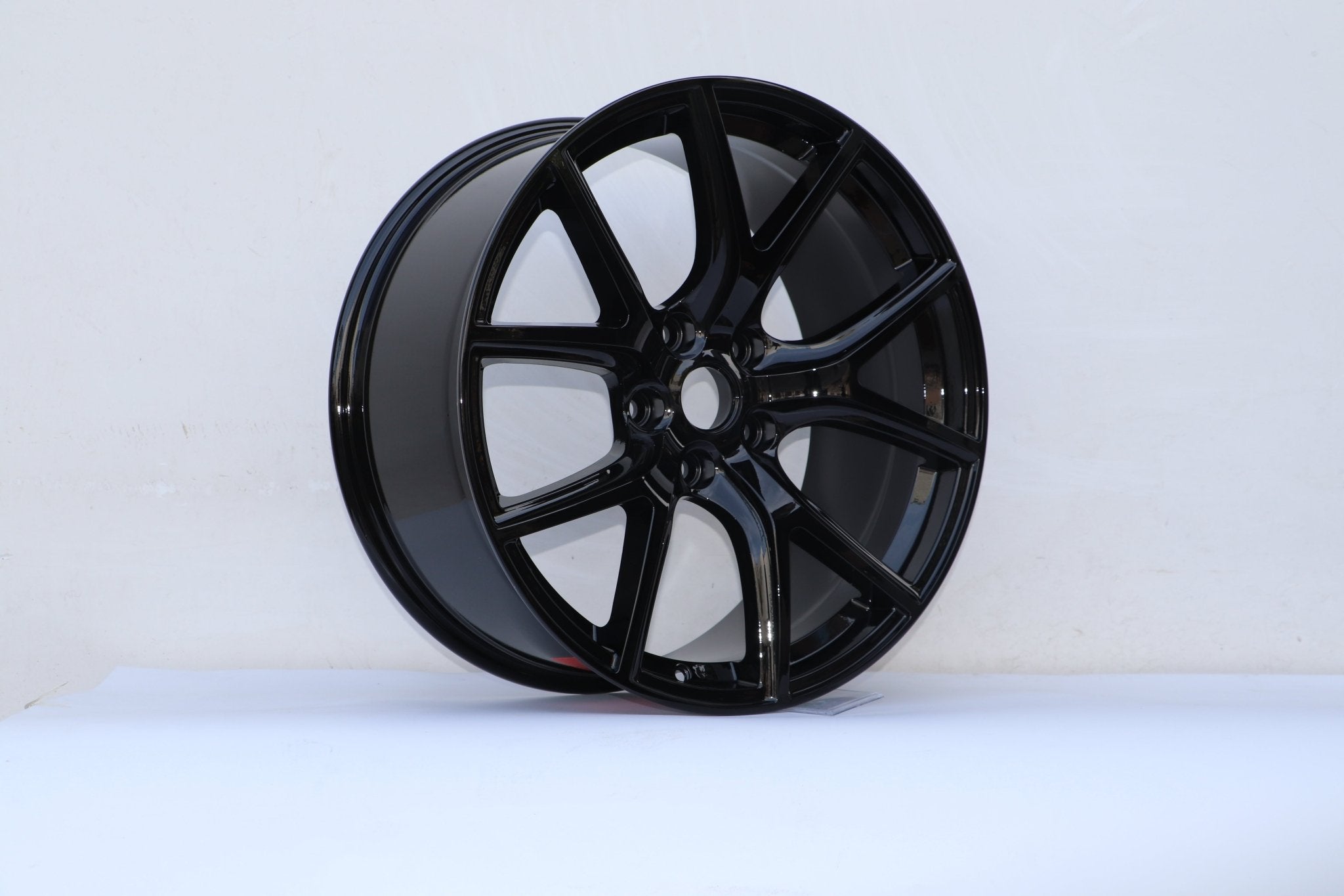 W571 1317 Gloss Black 20x9.5 Et32 CB71.5