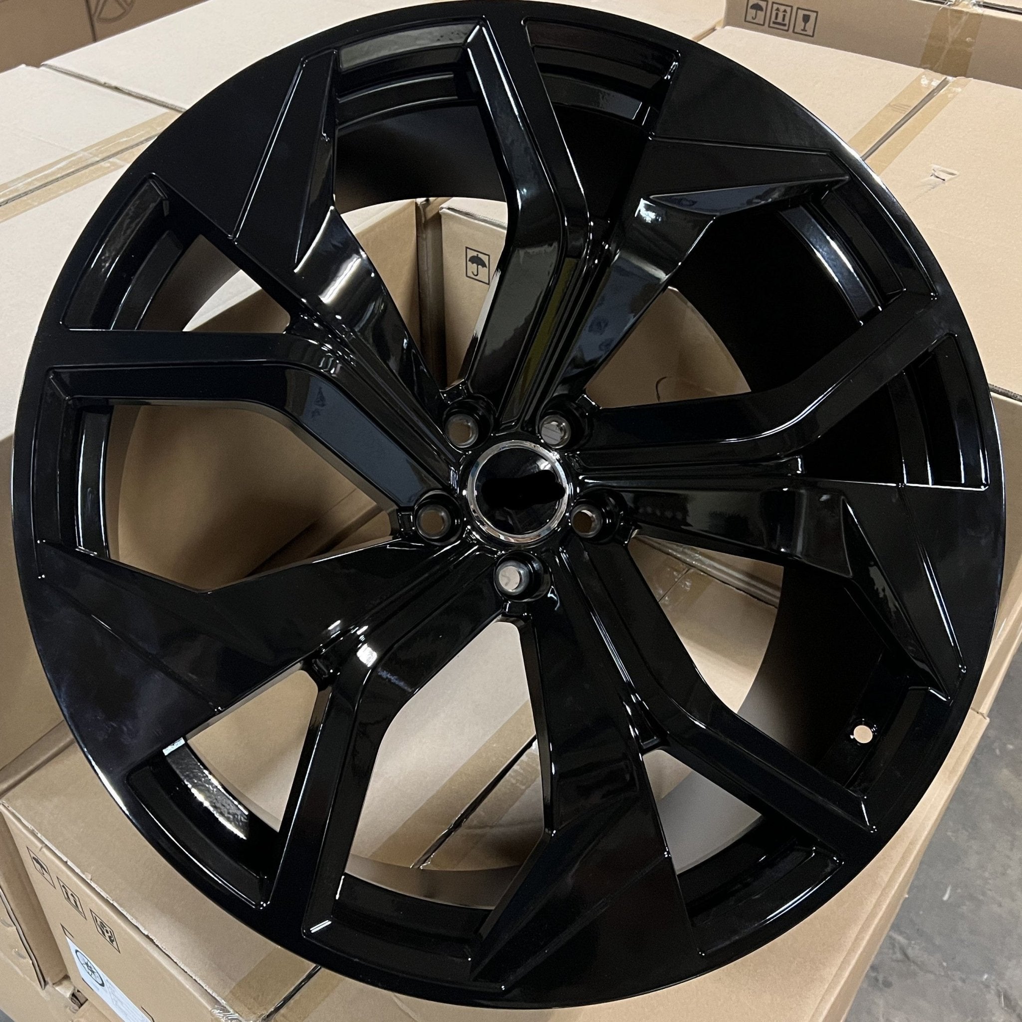W616 497 Gloss Black 22x10.0 ET20 CB66.6 5x112
