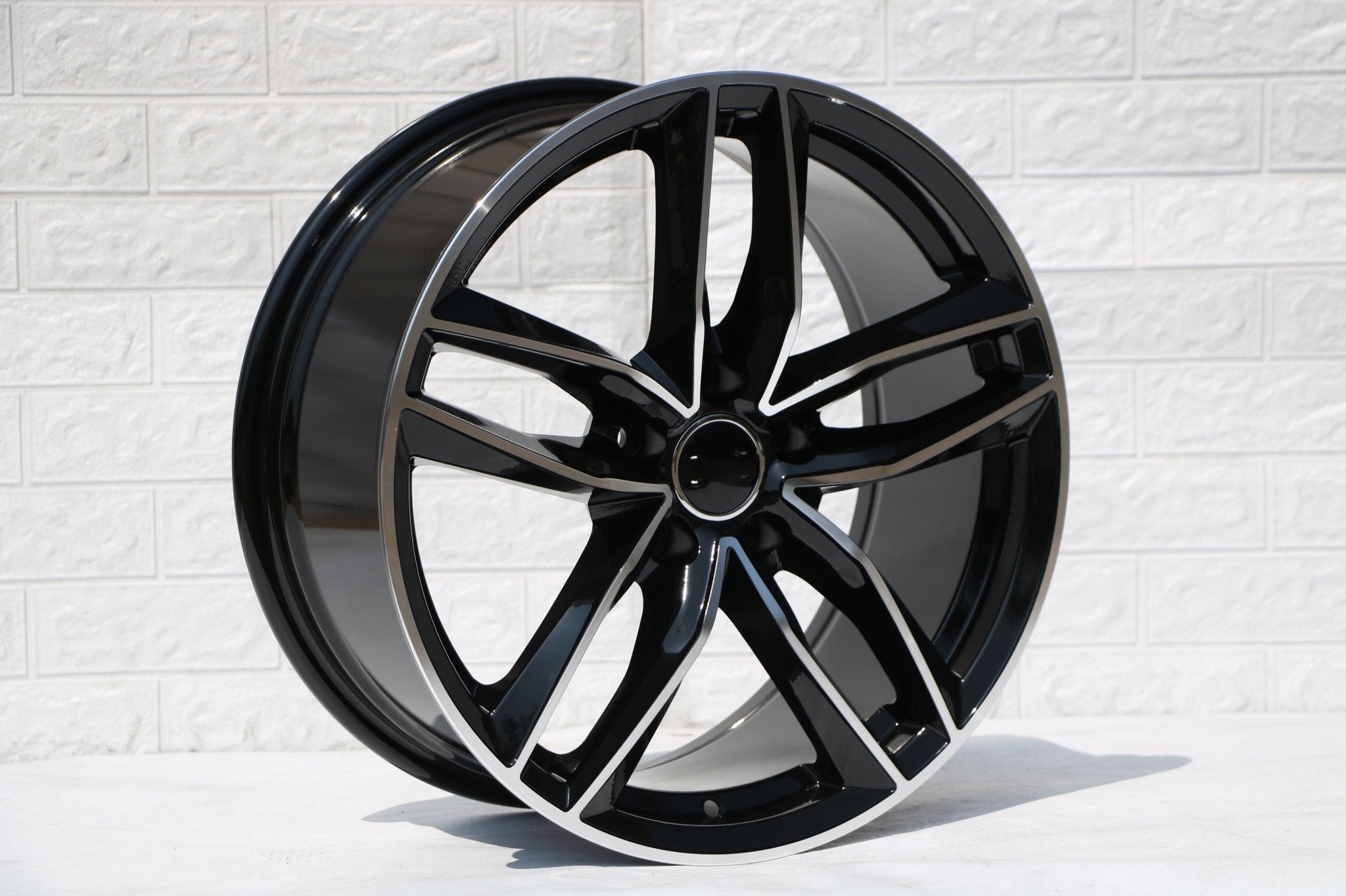 W627 1126 Black Machined Face 18x8.0 5x112 ET35 CB66.6