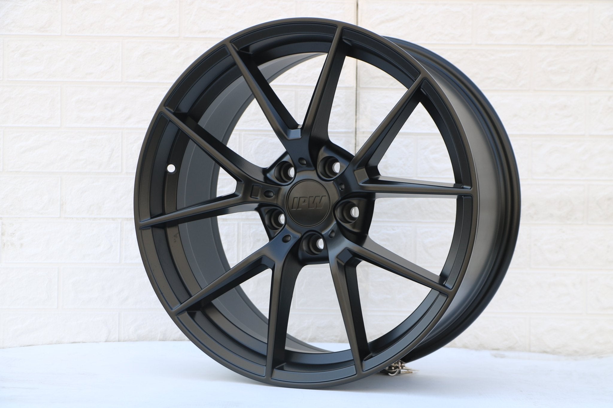 W705 1416 Sanit Black 19x8.5 ET35 5x120 CB72.6