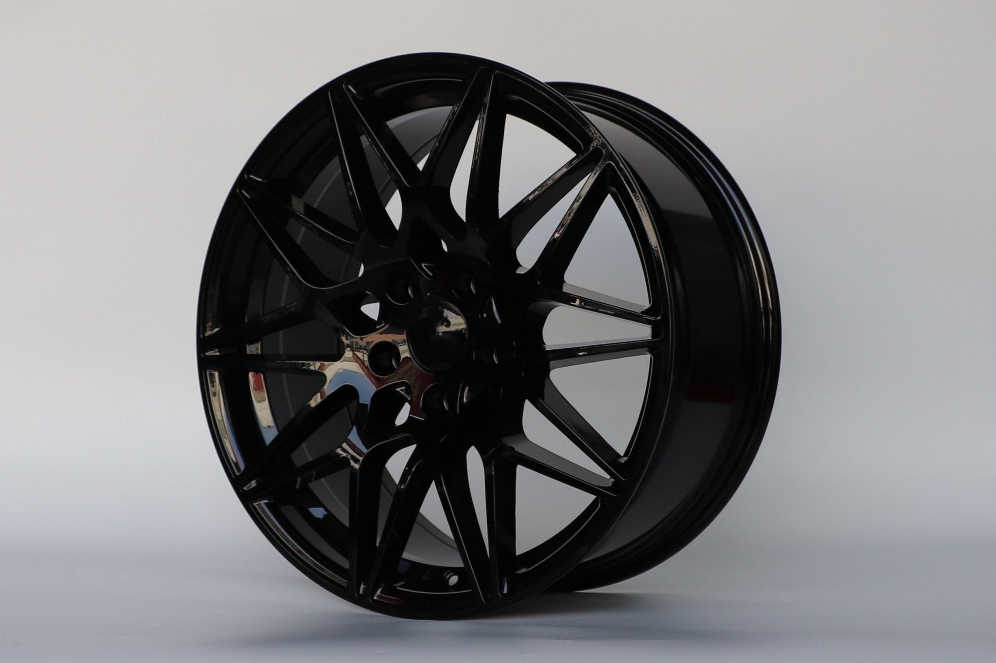 W709 D1447 Gloss Black 19x8.5 ET35 5x120 CB72.56