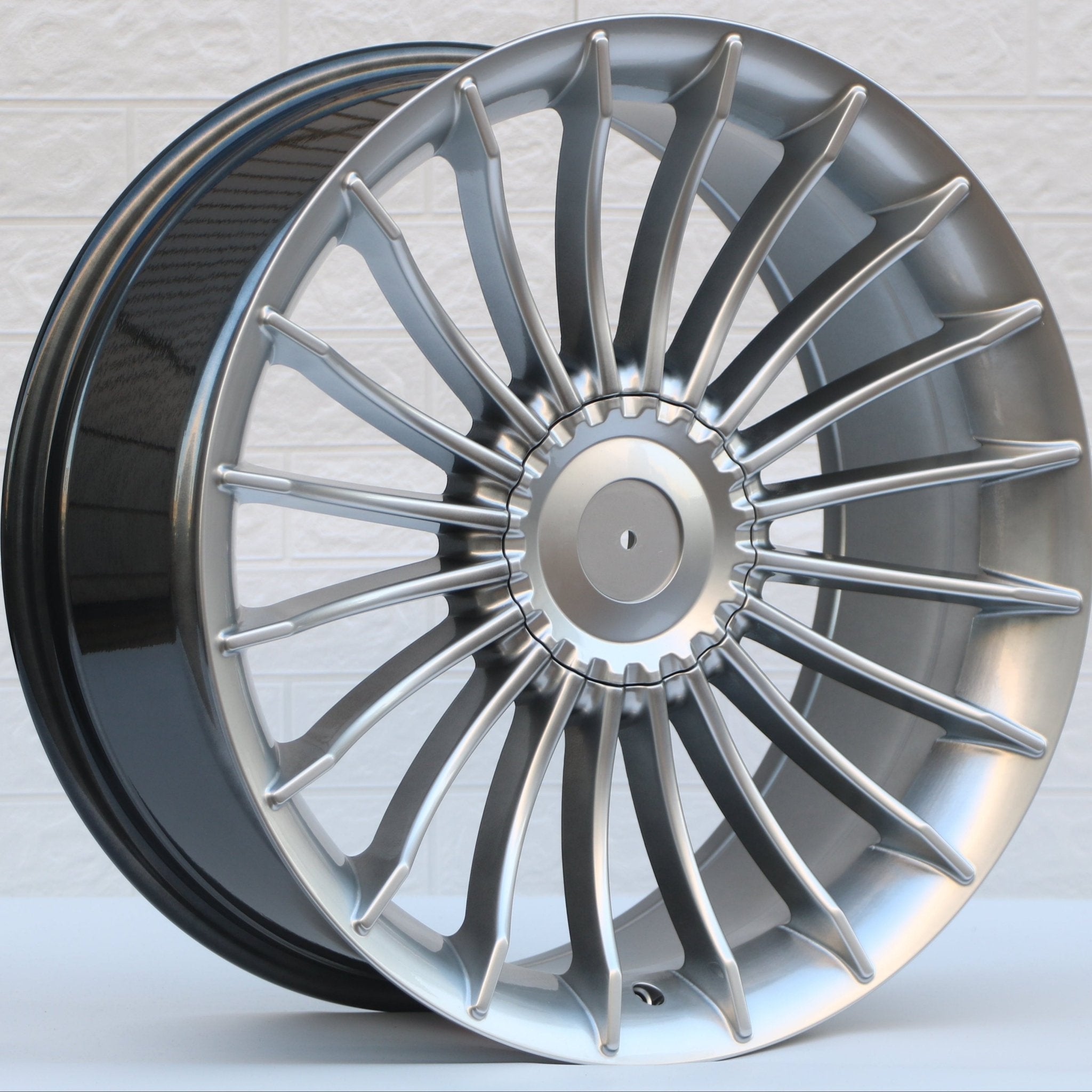 W724 1023 Hyper Silver 20x8.5 ET14 CB72.6 5x112/120