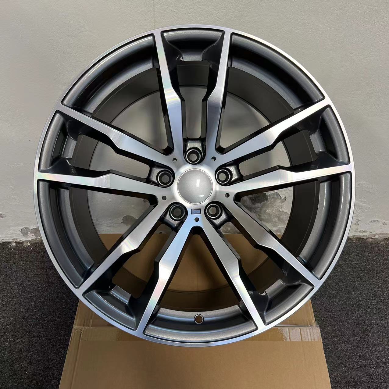 W732 1256 Gunmetal Machined Face 20x11 Et37 5x120 CB74.1 Cap C-956 Logo Size 67.7MM