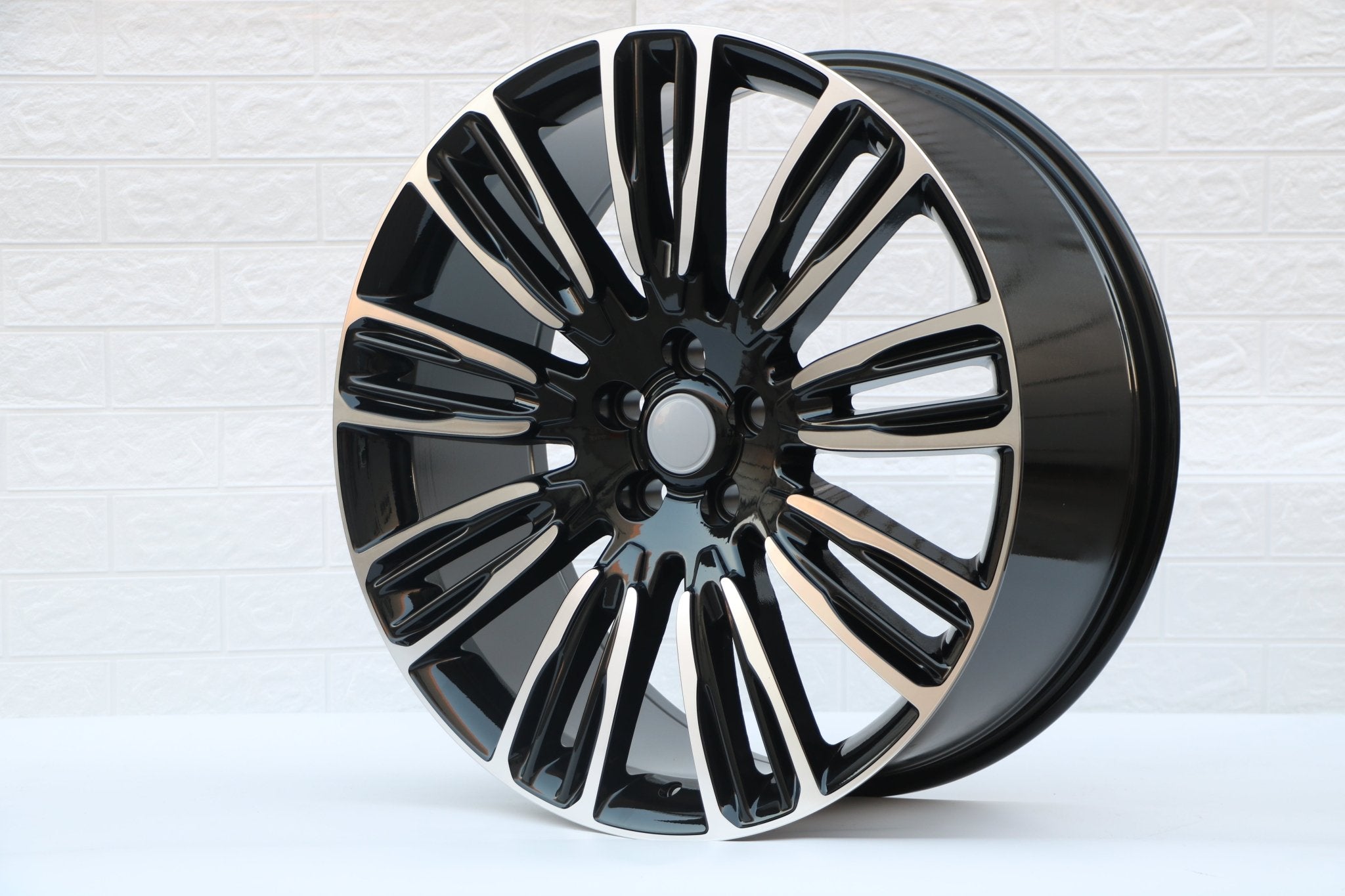W798 D1292 Black Machined Face 22x9.5 ET45 5x120 CB72.6