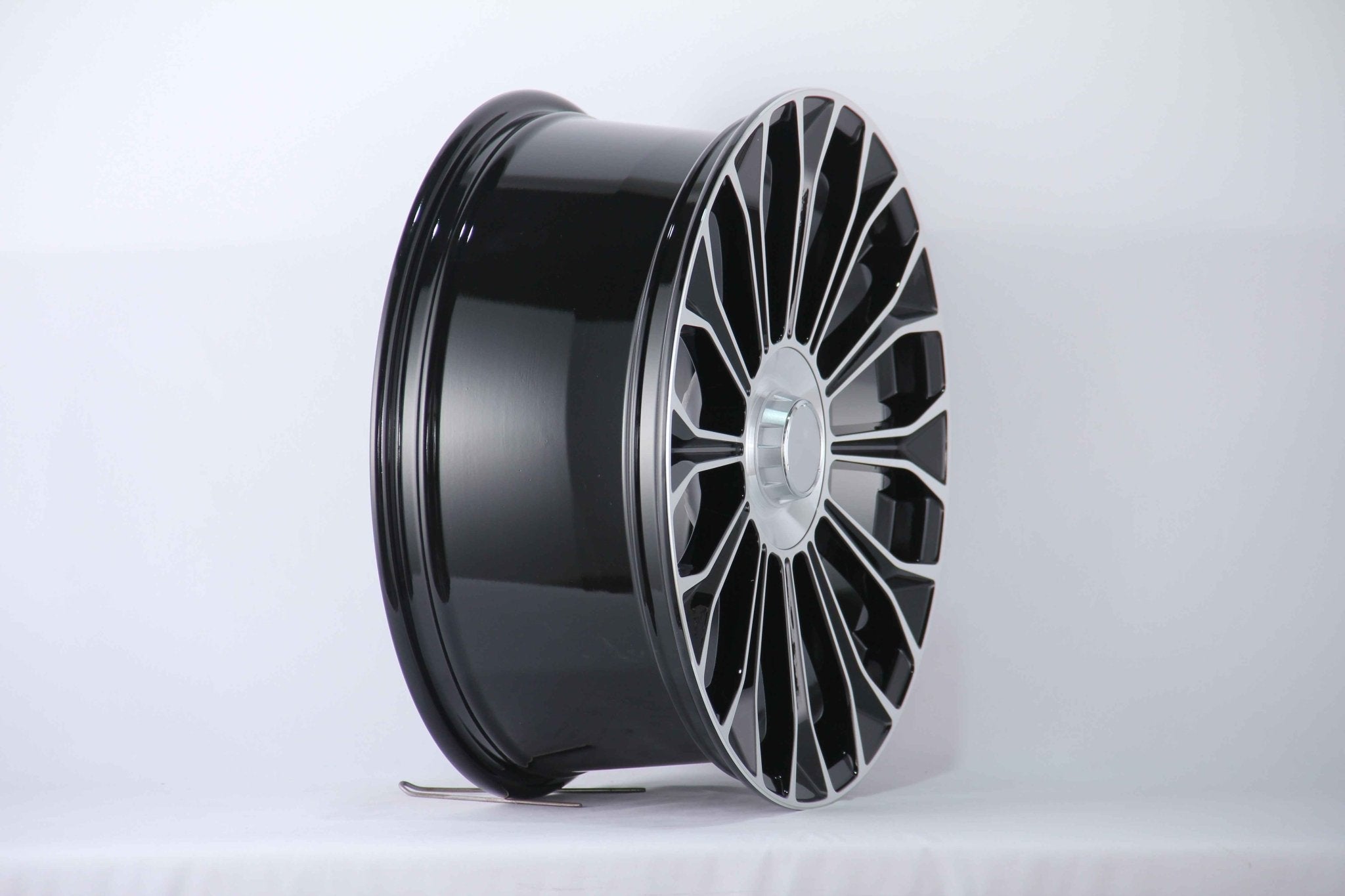 W833 iV-313B Black Machined Face 20x8.5 ET38 5x112 CB66.6