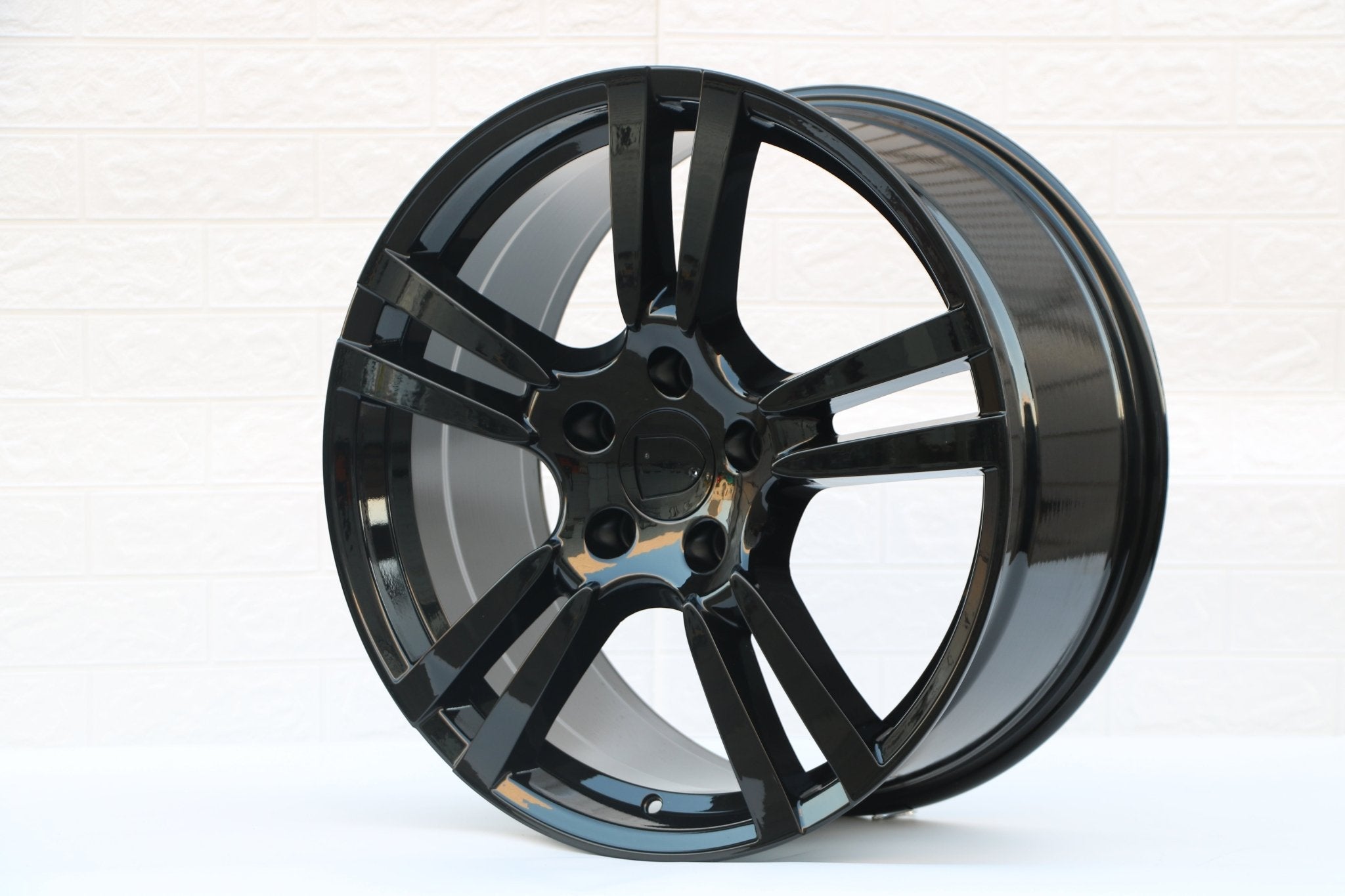 W856 249 Gloss Black 20x11 ET67 CB71.6 5x130