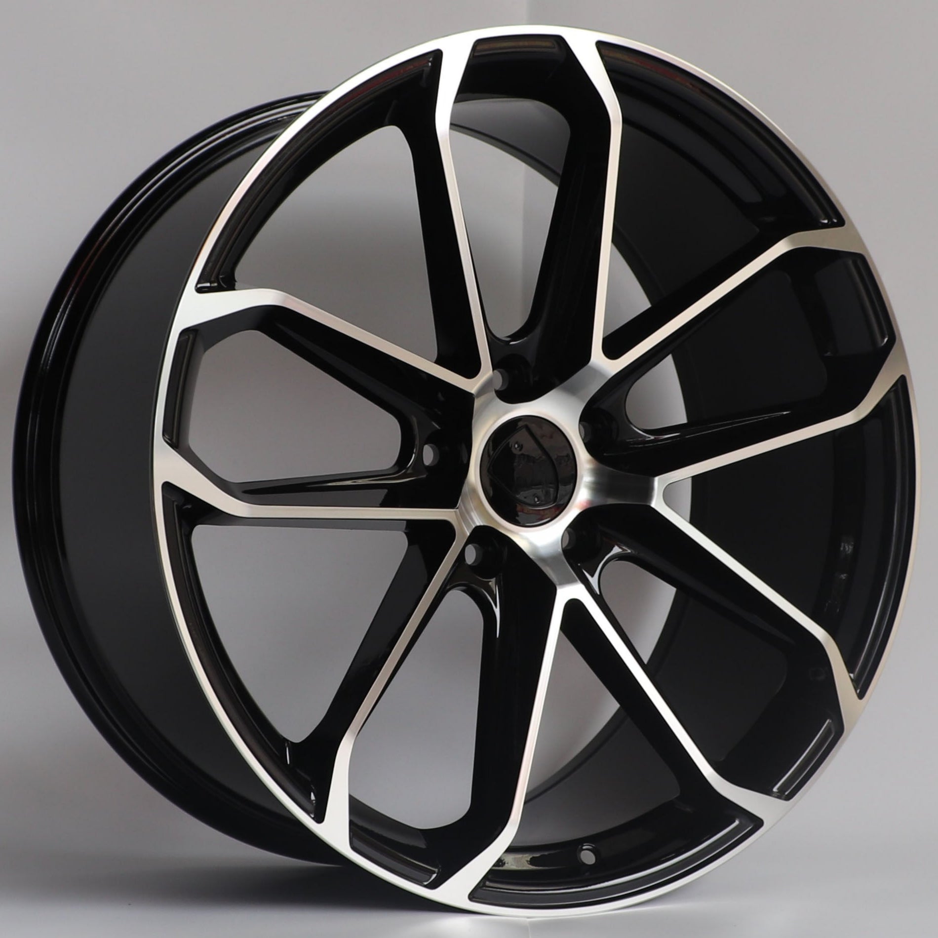 W861 D1869 Black Machine Face 22x11.5 ET61 5x130 CB71.5
