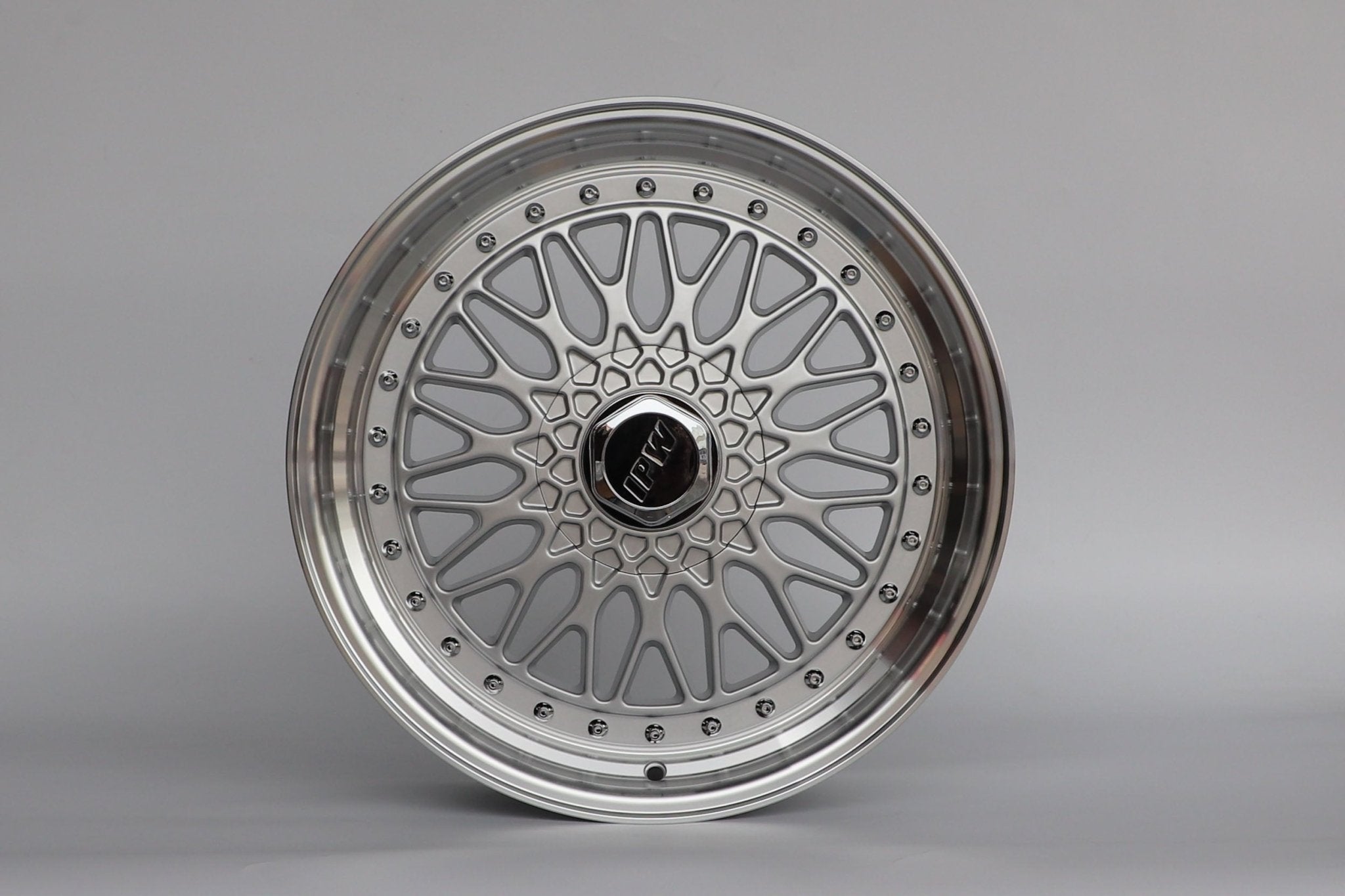 W883 Silver Machined Lip Silver Rivret Machined Lip 20x95 ET35 5x112 CB73.1 C479-03-S1