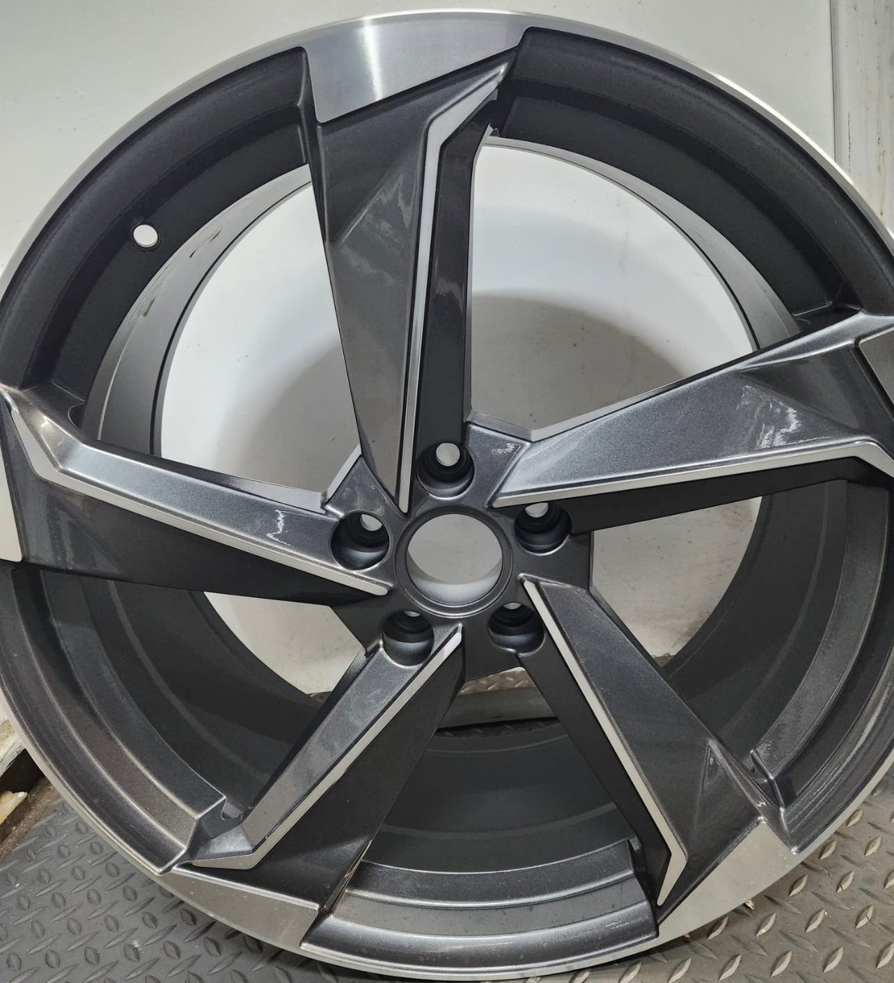 YSM 20X9.0 5X112 GUN METAL MACHINED FACE