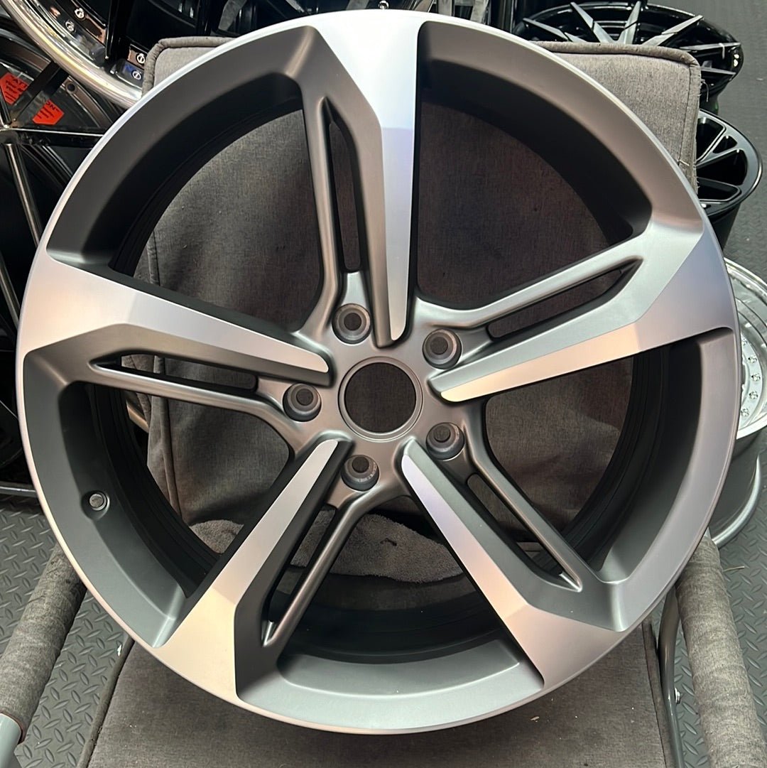 FR992 - 140310 21X9.0 5X130 GUN METAL MACHINED FACE