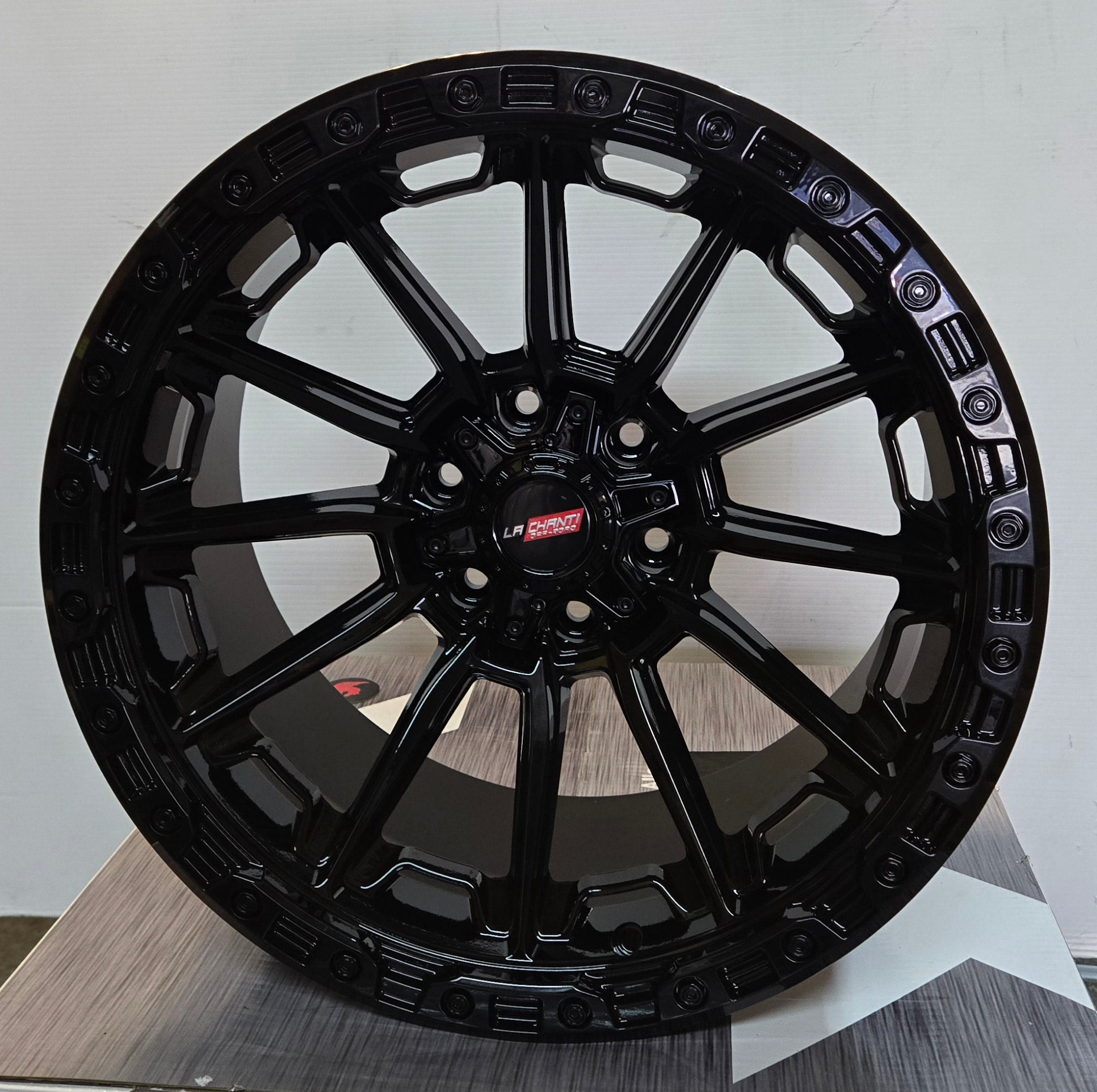 LACHANTI VRT -601 20X10 6X135 6X139.7