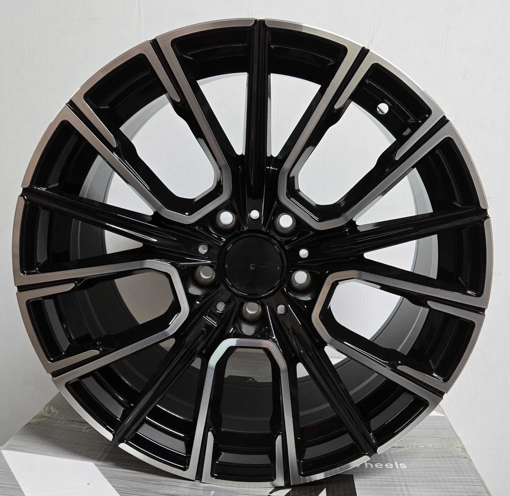 H3168 817M STYLE 18x8.5 5x120 BLACK MACHINED FACE