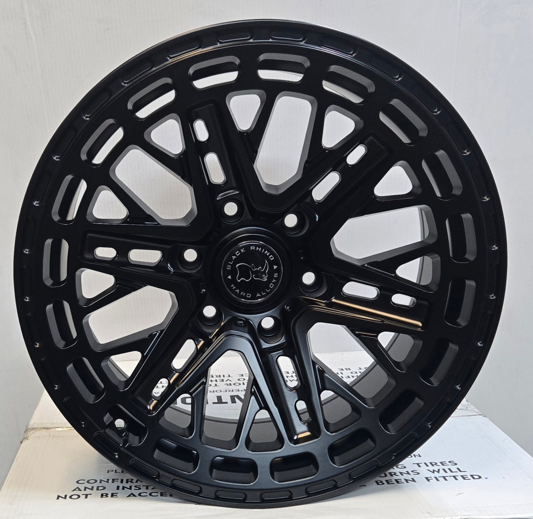 SHOGUN JT2068 18X9.0 6X139.7 MATTE BLACK