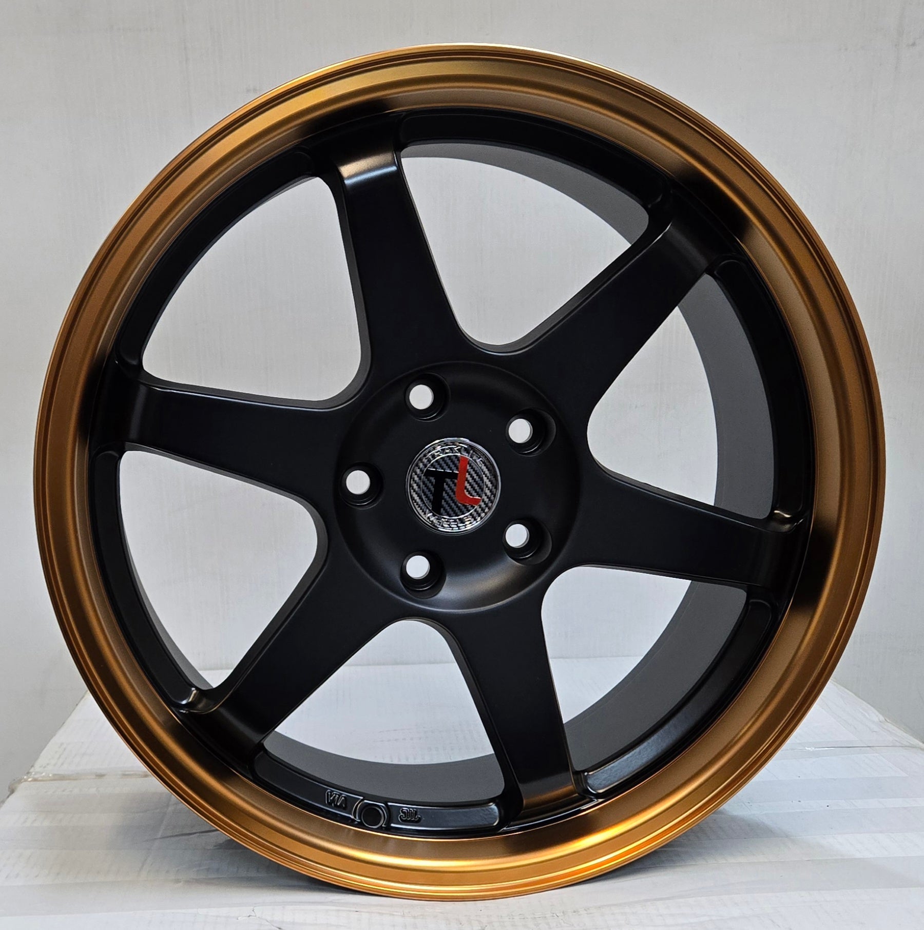 TRAKLITE DRIVE 18X8.5 5X14.3 MATTE BLACK MACHINED BRONZE LIP