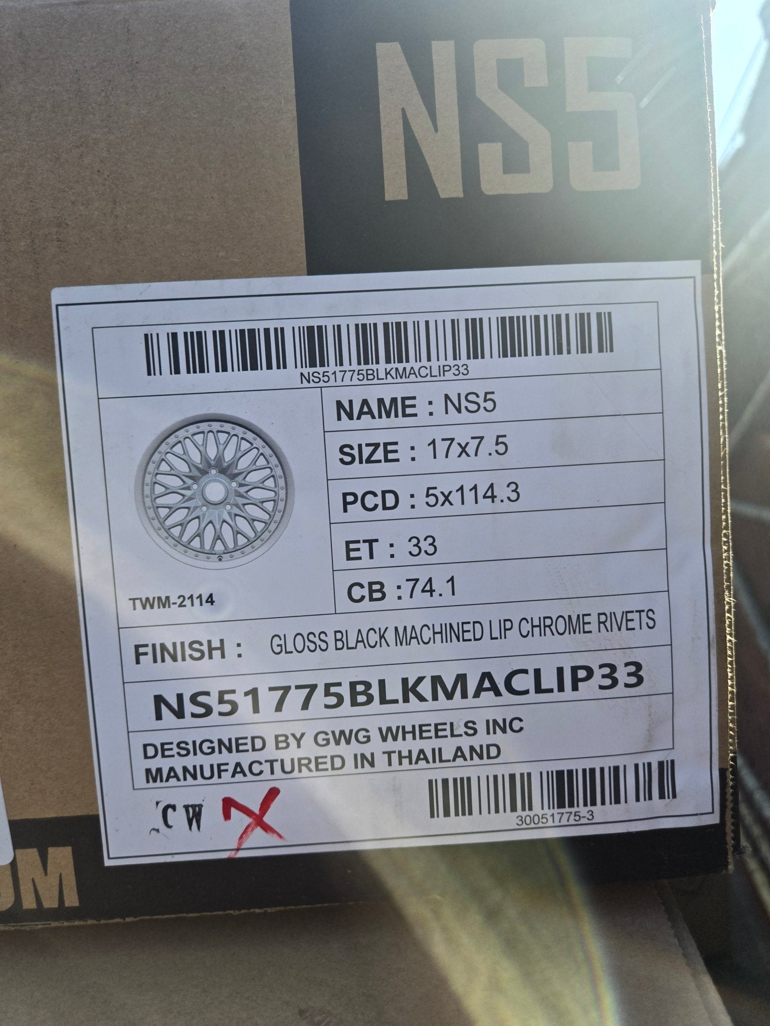 GWG NS5 17X7.5 5X114.3 GLOSS BLACK MACHINED CHROME RIVETS