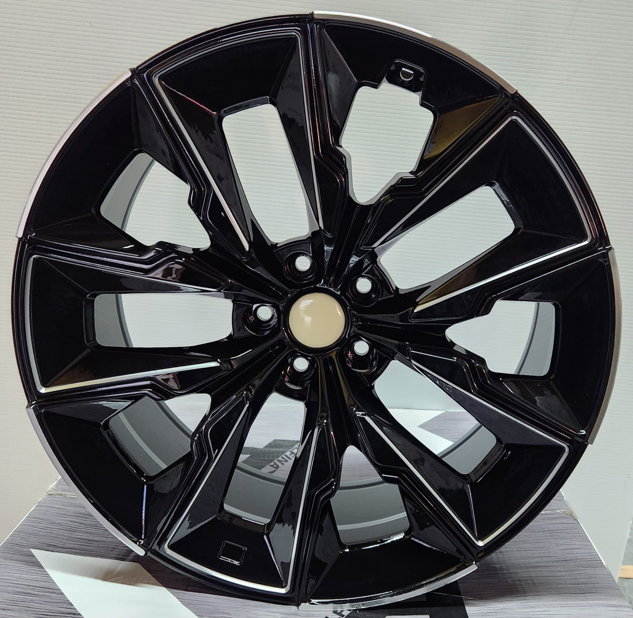 OE-538 909M 20X8.5 5X120 BLACK MACHINED MILLED SPOKES
