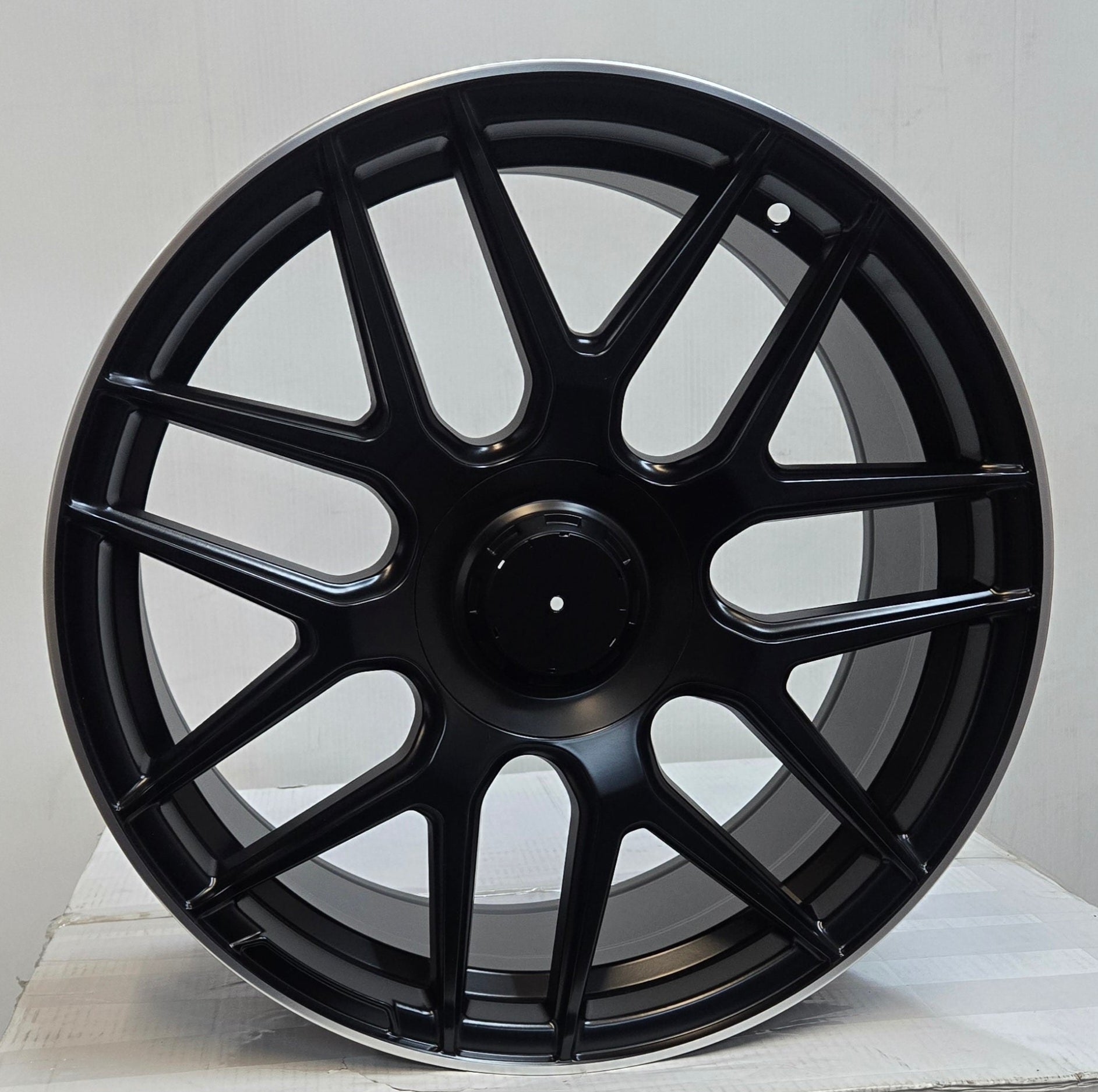 H933F 19X8.5 5X112 MATTE BLACK MACHINED RING