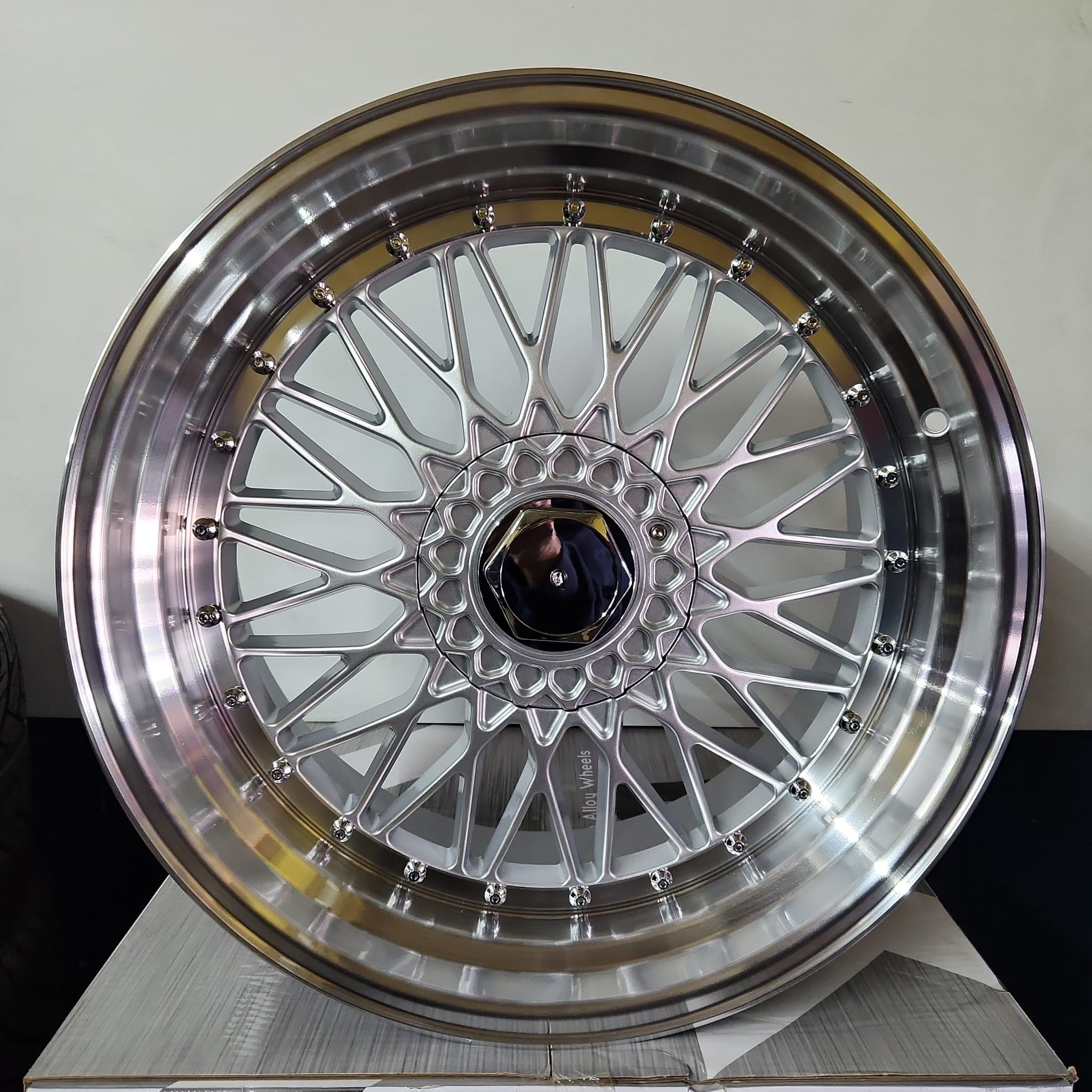 ZS1106 SUPER RS STYLE 20x9 5x112 / 5x114.3 / 5x120 SILVER MACHINED LIPS RIVETS