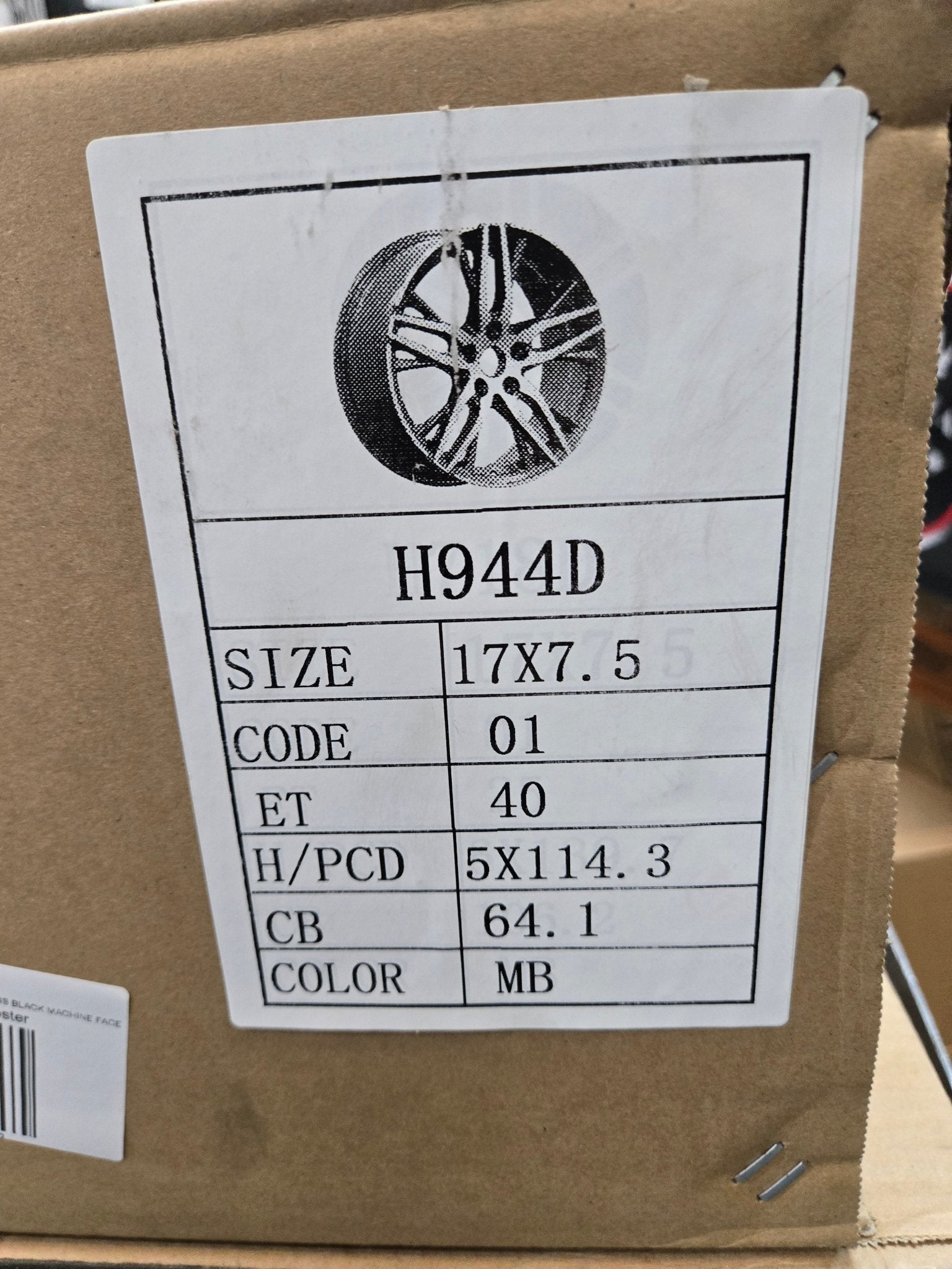 H944D STAR SHAPE 17x7.5 5x114.3 GLOSS BLACK MACHINE FACE