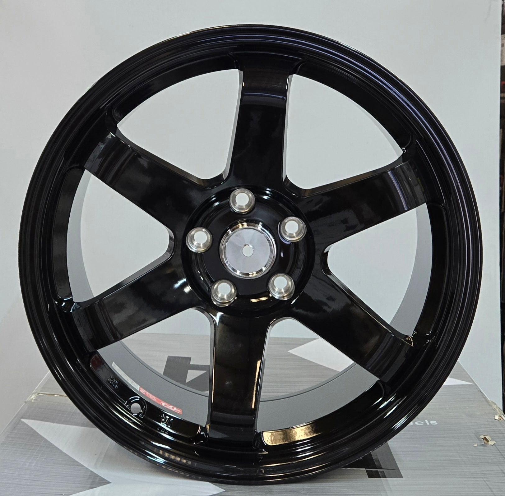 SW158 18X8.5 5X112 5X114.3 GLOSS BLACK