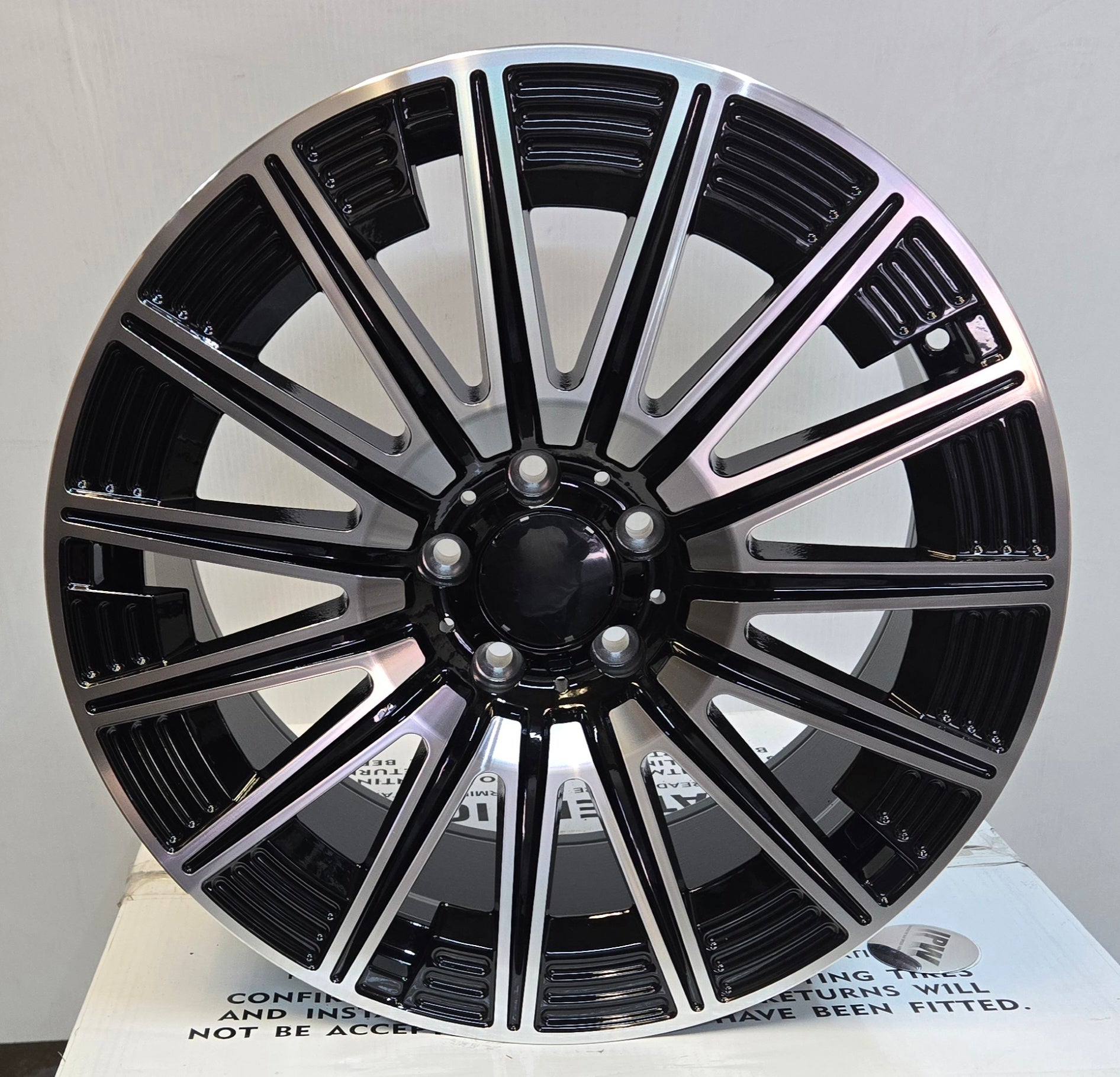 H3176F 19x9.5 5x112 GLOSS BLACK MACHINED FACE