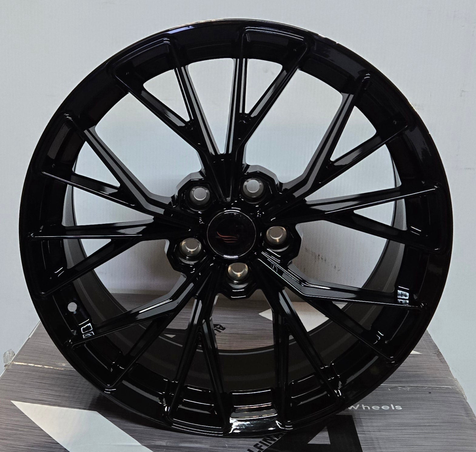 PEGASUS FF127 18X8.5 5x112 / 5x114.3 PIANO BLACK