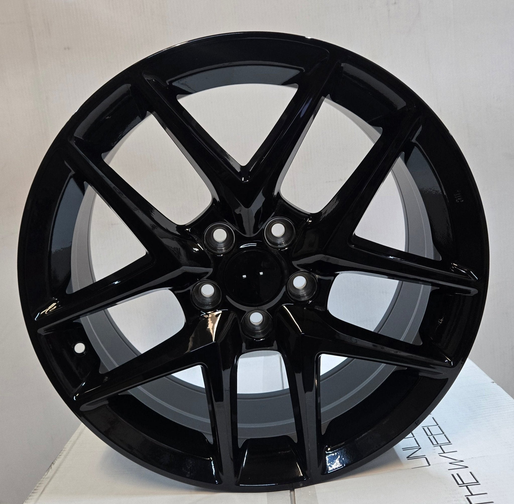 H3250F 18X8.0 5X114.3 PIANO BLACK