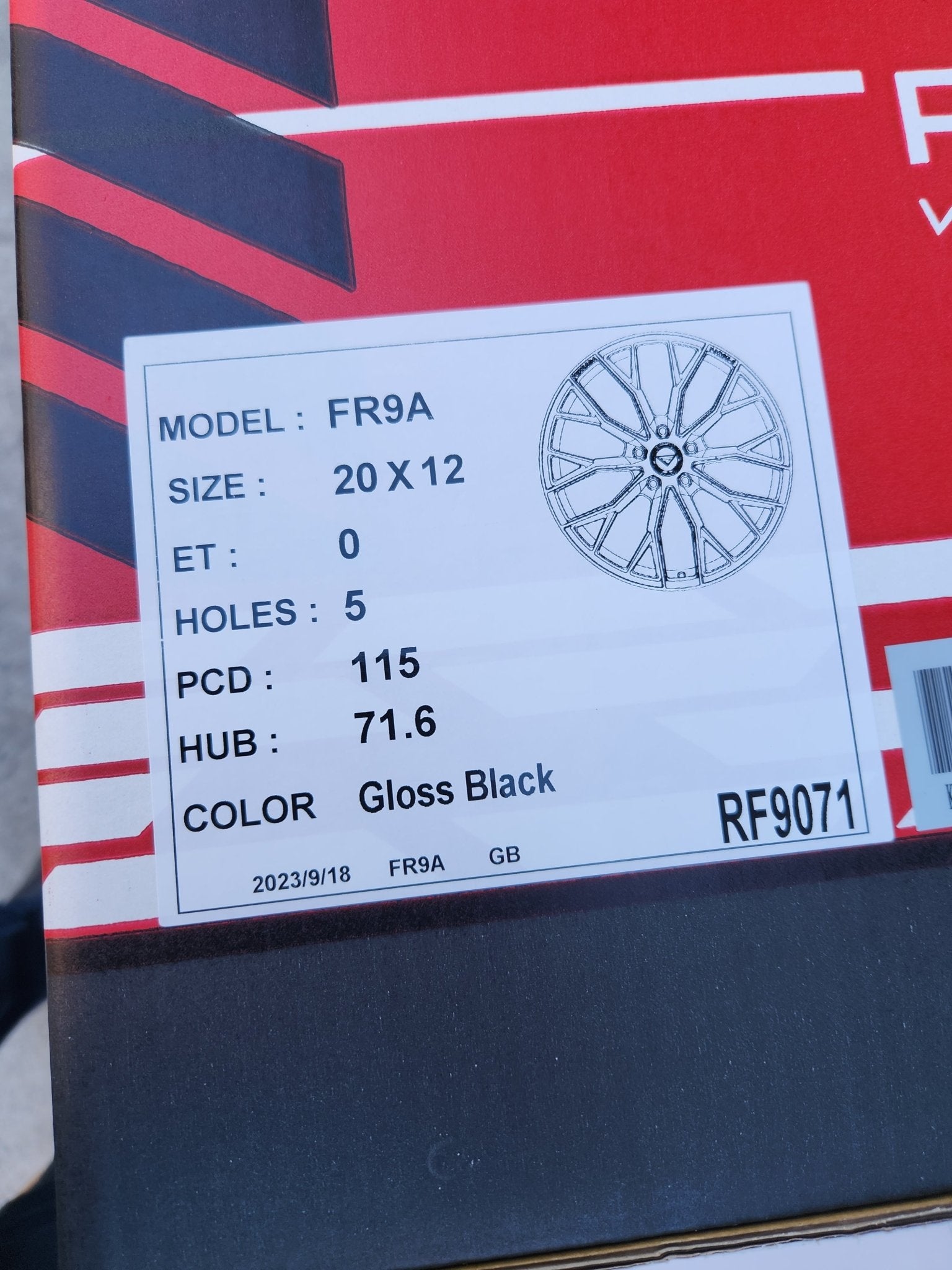 FERRADA FORGE-8 FR9 20x12 5x115 ET0 CB 71.6mm GLOSS BLACK EXTREME CONCAVITY