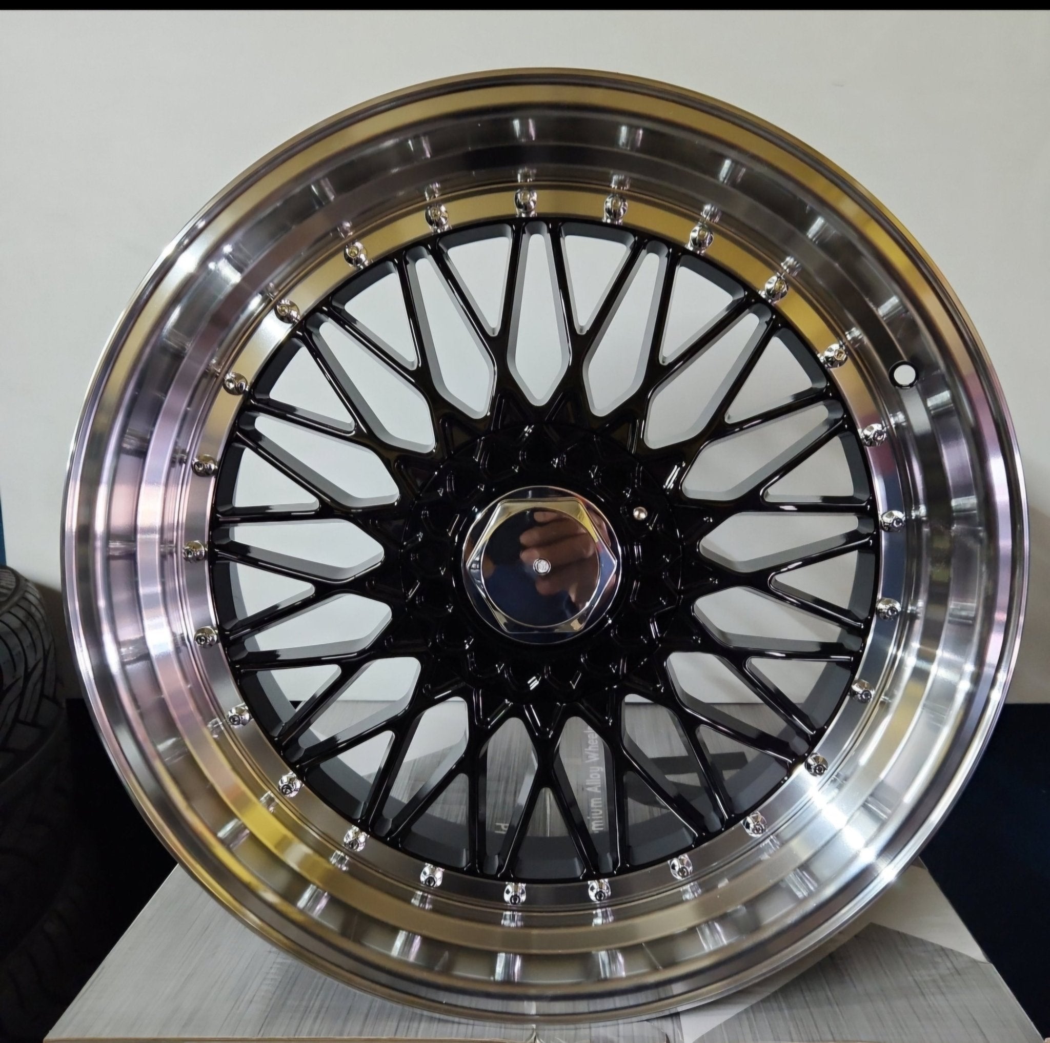 GWG 135 18X8.0 5X112 5X114.3 5X120 PIANO BLACK MACHINED FACE