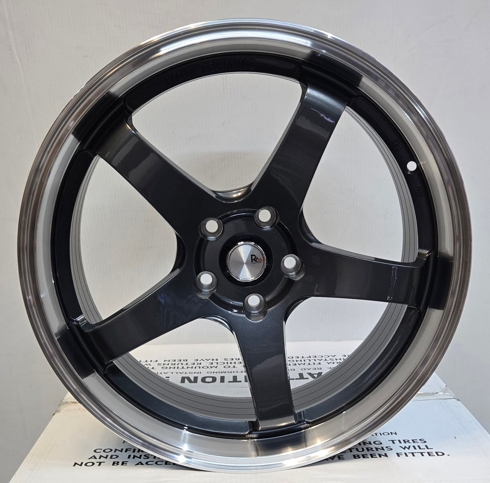 GWG RF5 19x8.5 5x114.3 GUNMETAL MACHINED LIP