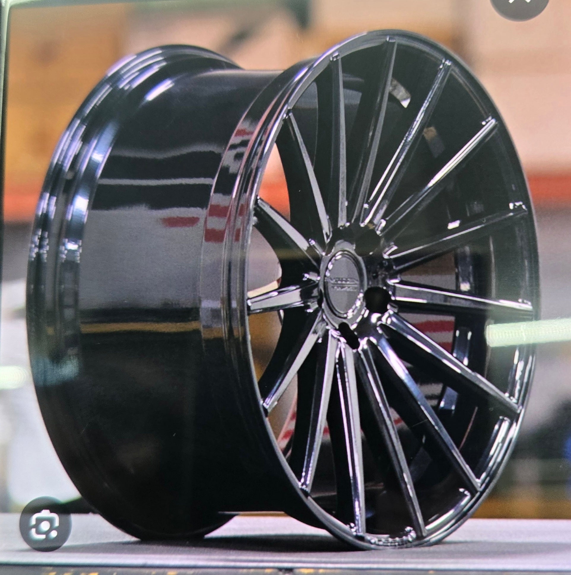 VOSSEN VFS32 22X9.0 5X114.3 GLOSS BLACK